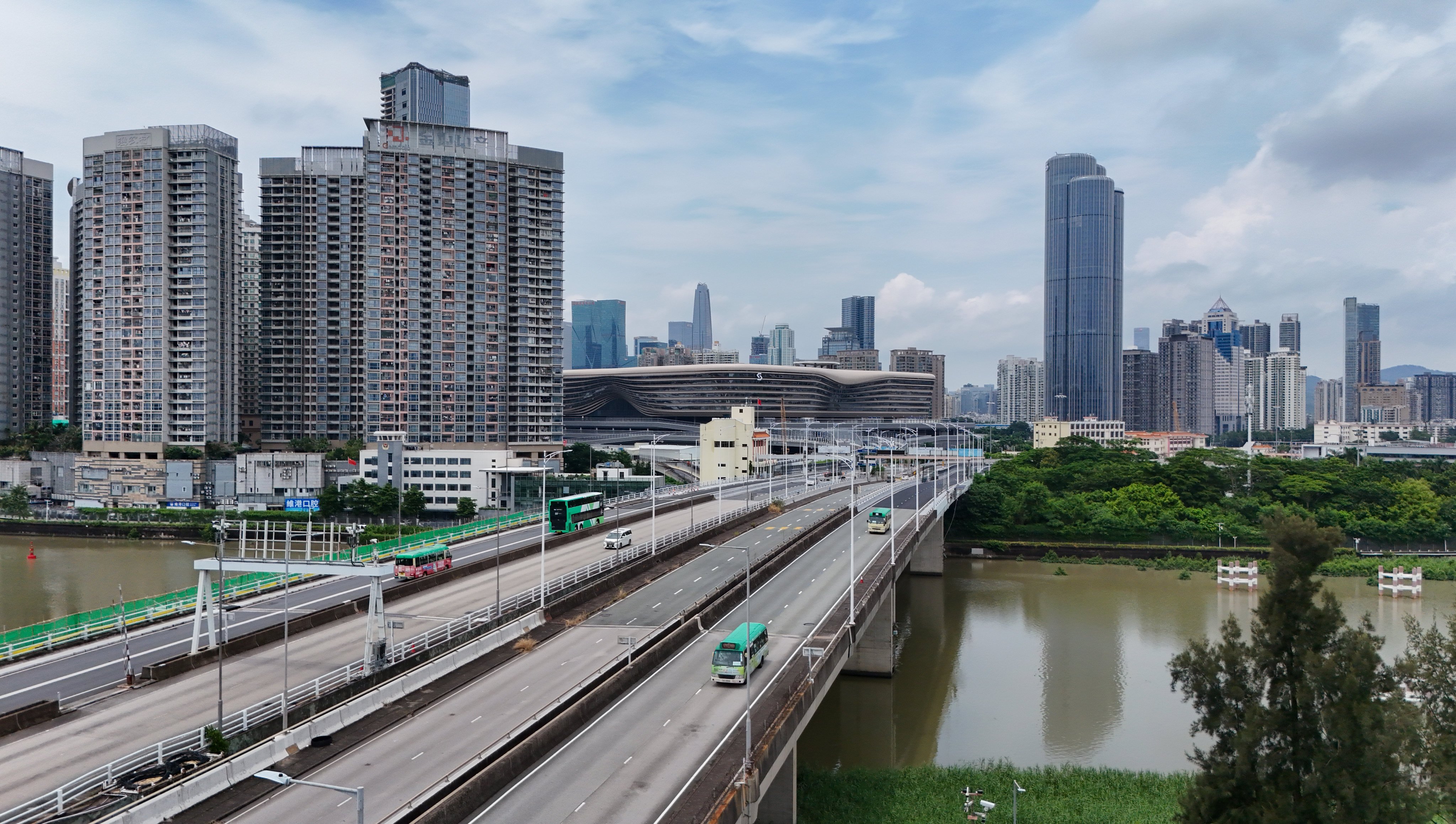 Hong Kong’s revamped Huanggang Port is set to become the city’s second round-the-clock passenger checkpoint, with new transport links and a joint immigration clearance system. Photo: Edmond So
