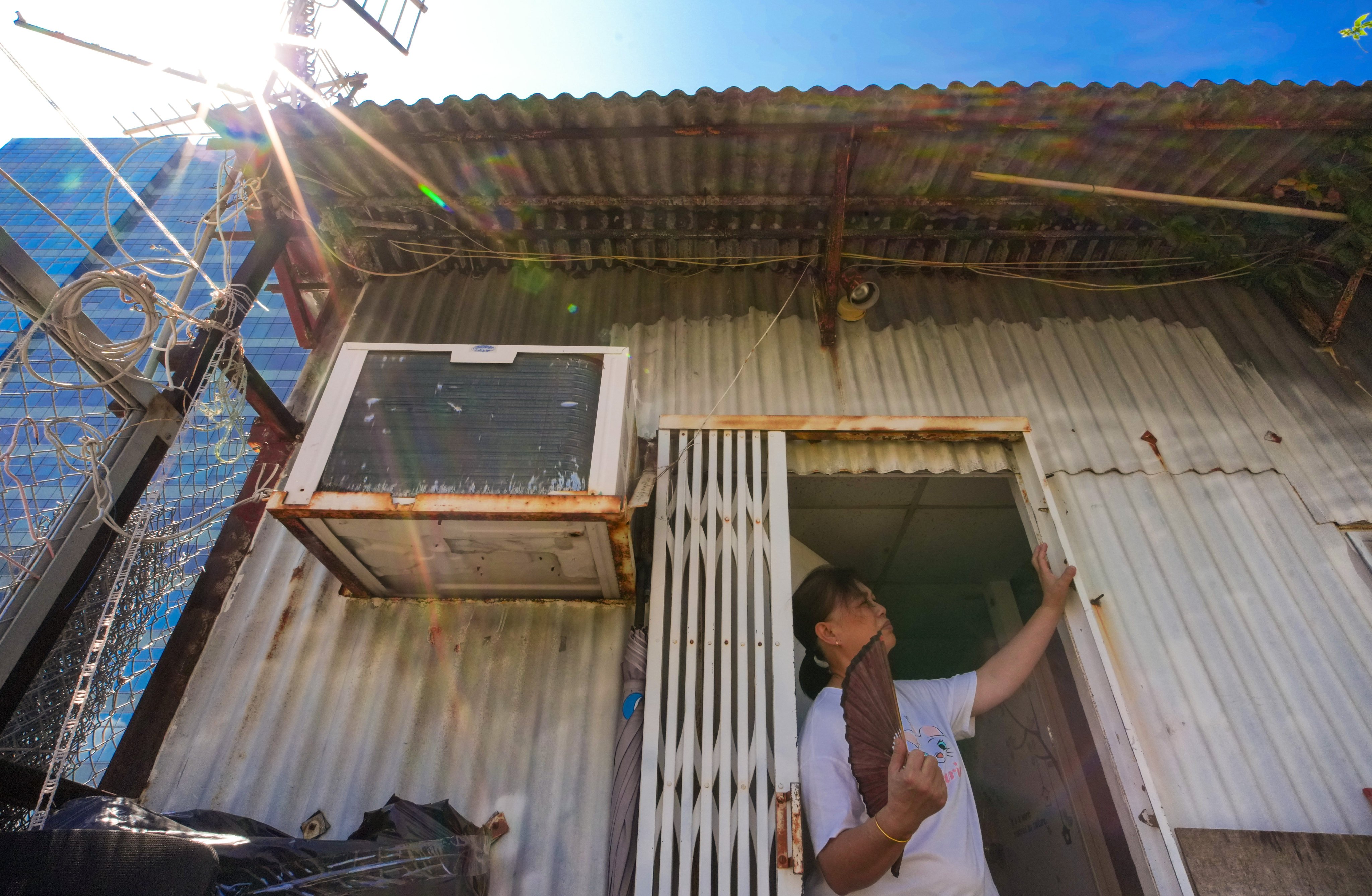 Homemakers, who made up 48 per cent of the households surveyed, were the group most affected by the heat. Photo: Dickson Lee