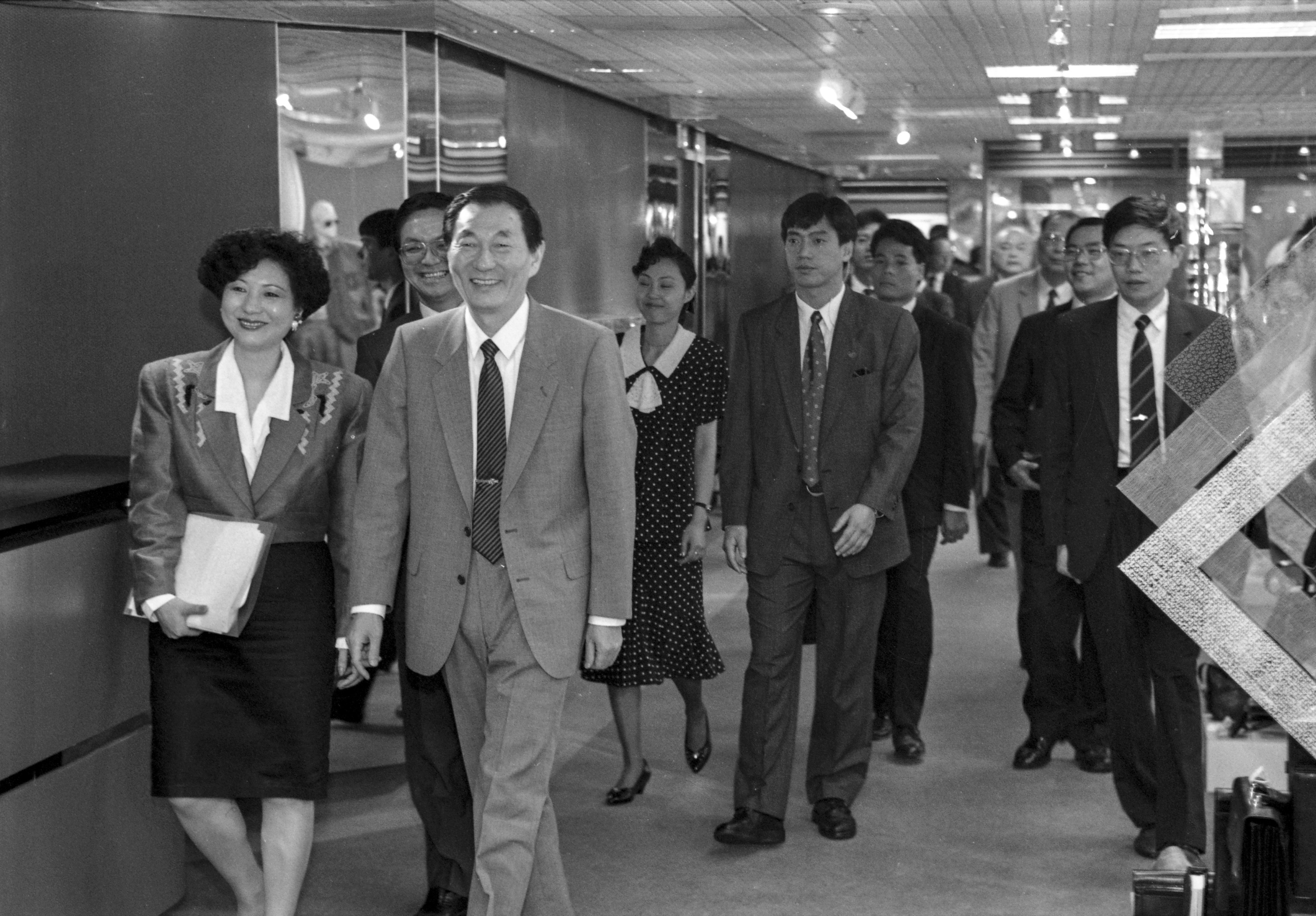 Zhu Rongji (front, second left), then mayor of Shanghai, visits the Hong Kong Trade Development Council offices on June 13, 1990, during a trip to Hong Kong. Photo: Sam Chan