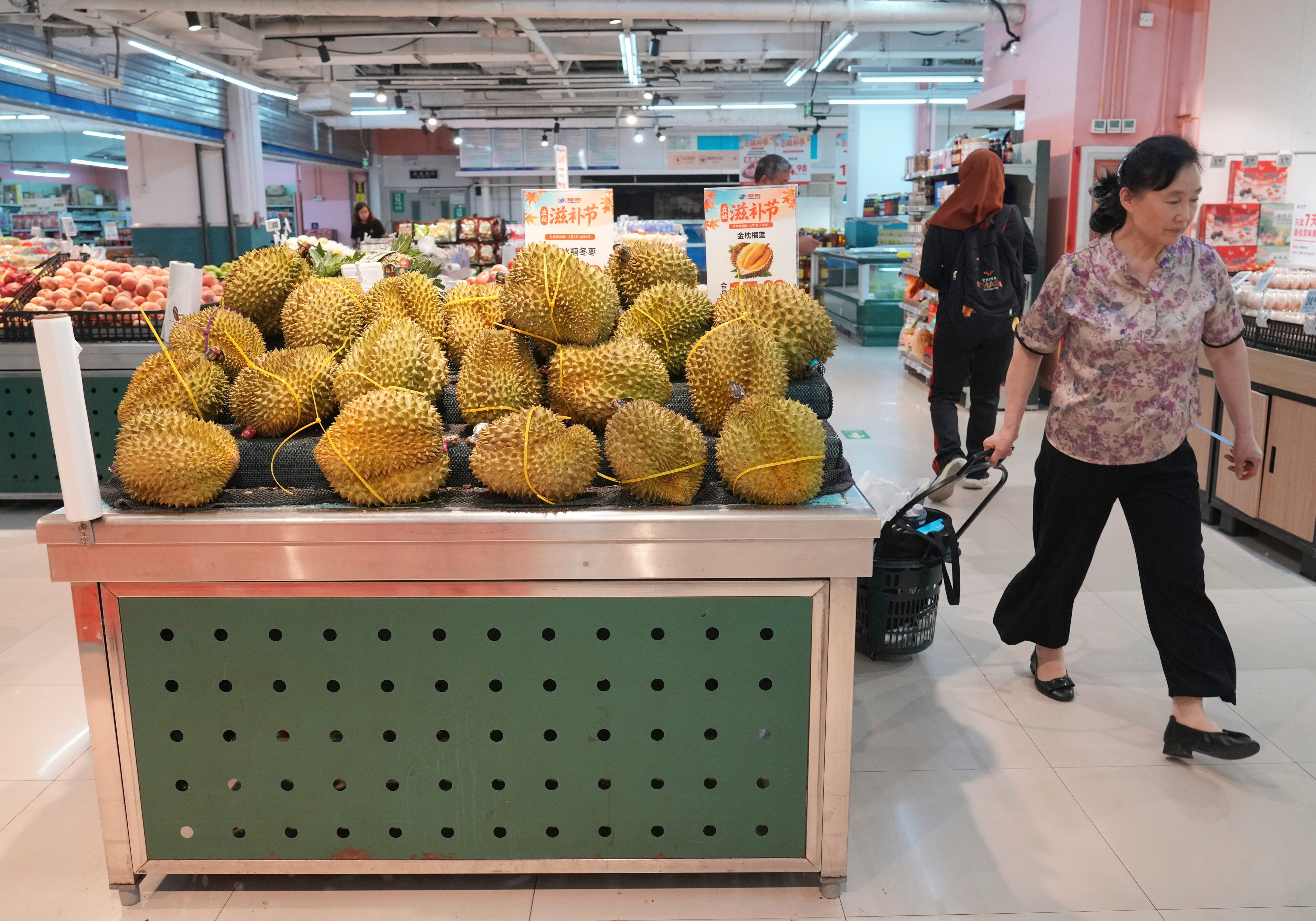 scmp.com - Sylvia Ma - Chinese durian lovers rejoice as better logistics send prices lower