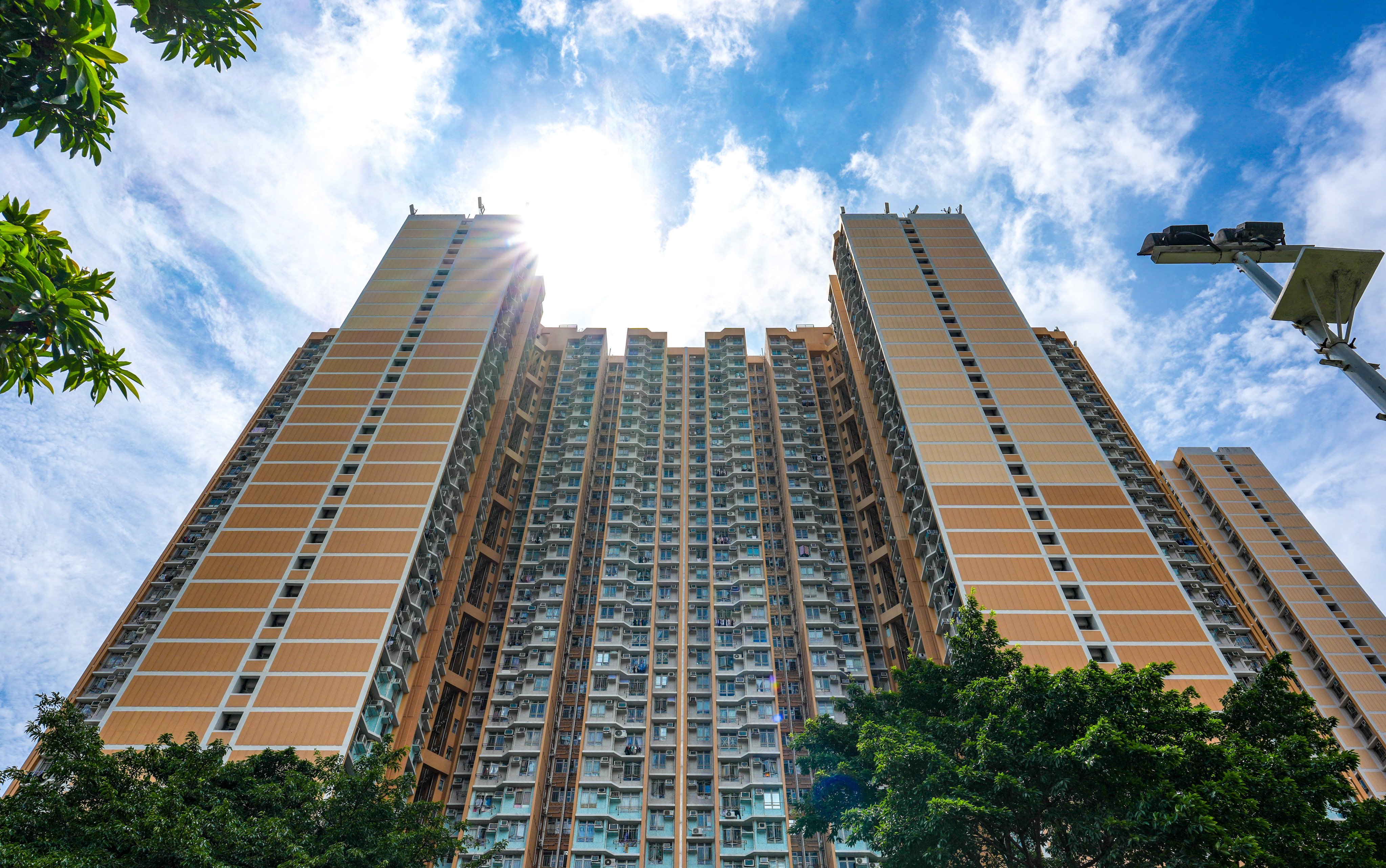 The elderly man allegedly jumped from one of the towers of Kwai Chung Estate, where he lived with his wife. Photo: Jelly Tse