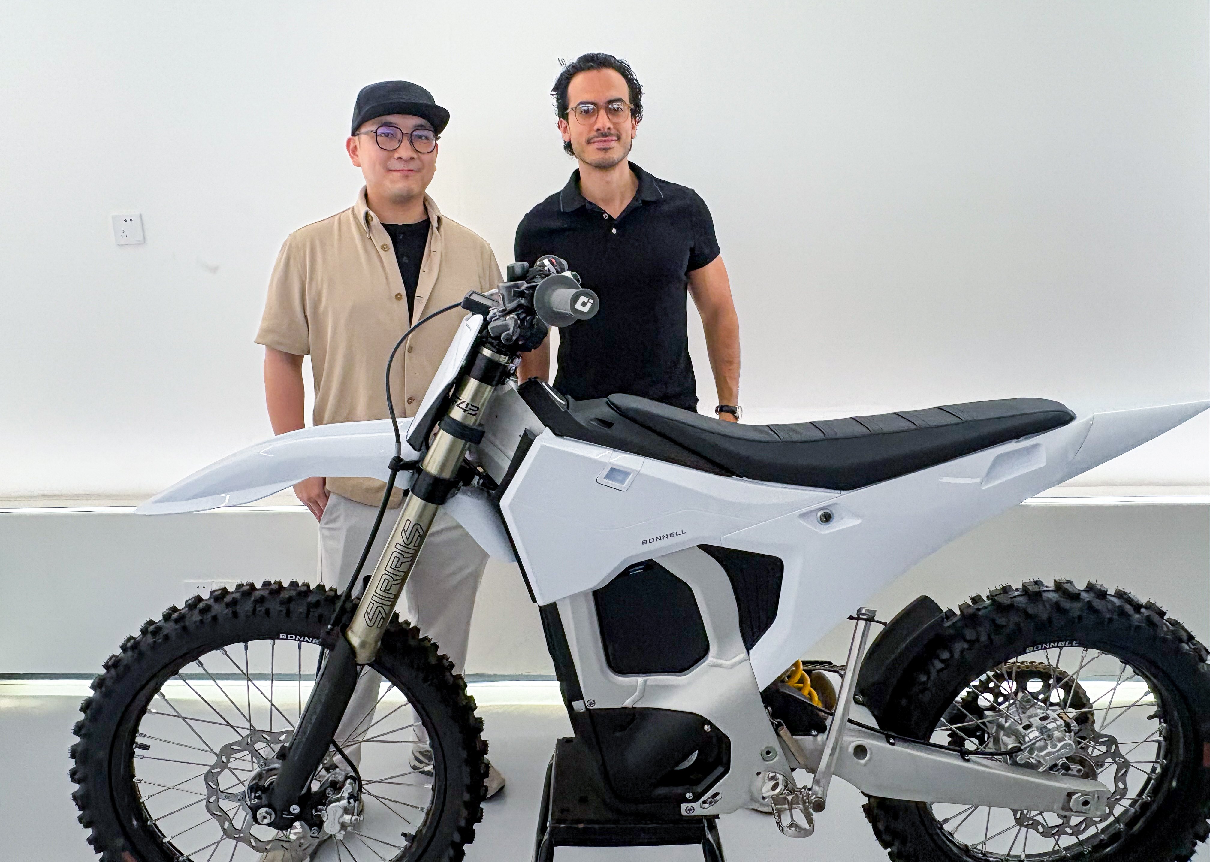 Jon Chan (left) and business partner Christopher Gerardino with one of thr firm’s products. Photo: Vivian Au