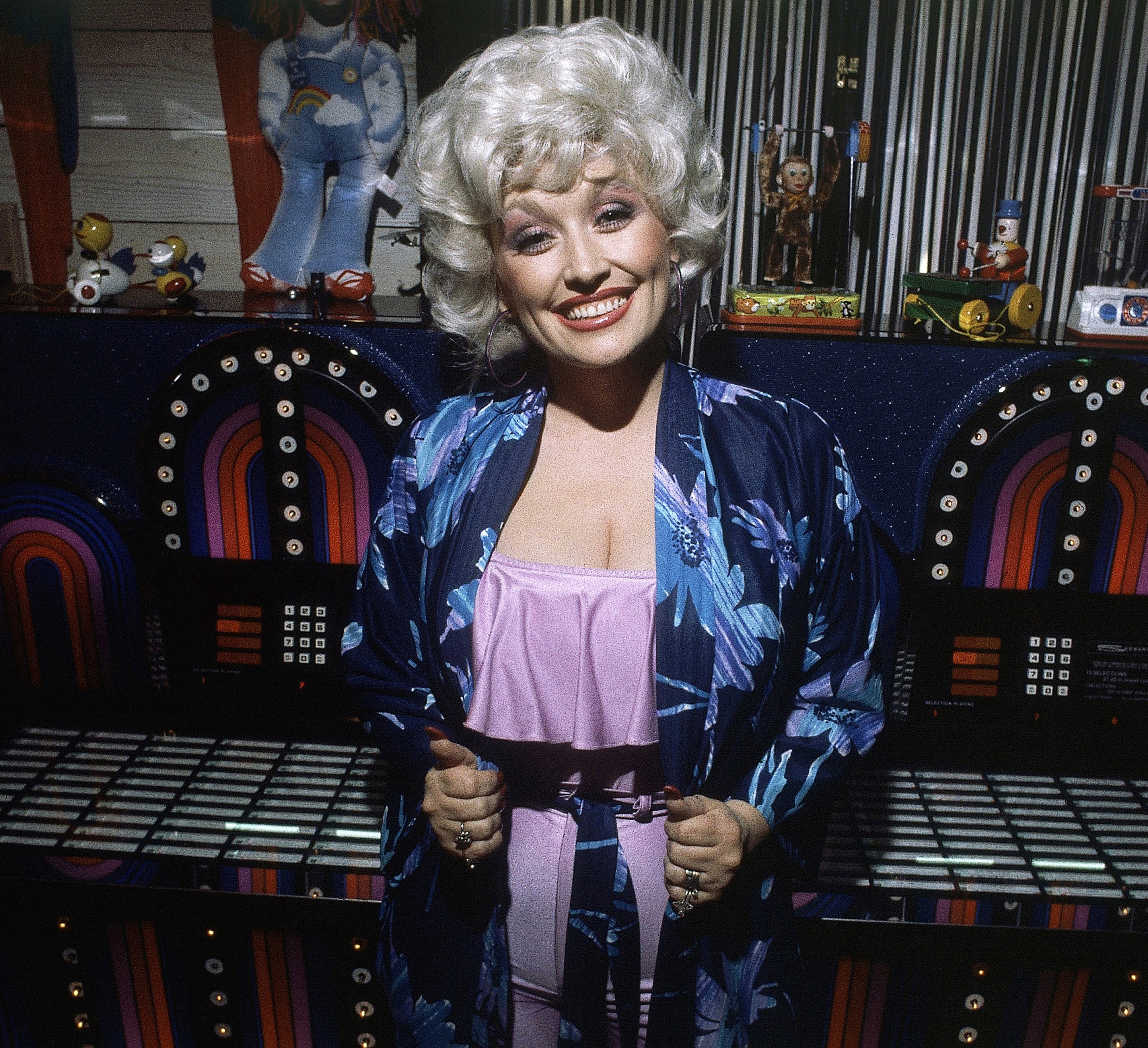 Dolly Parton at a party following the premiere of '9 to 5’ in 1980. Photo: AP
