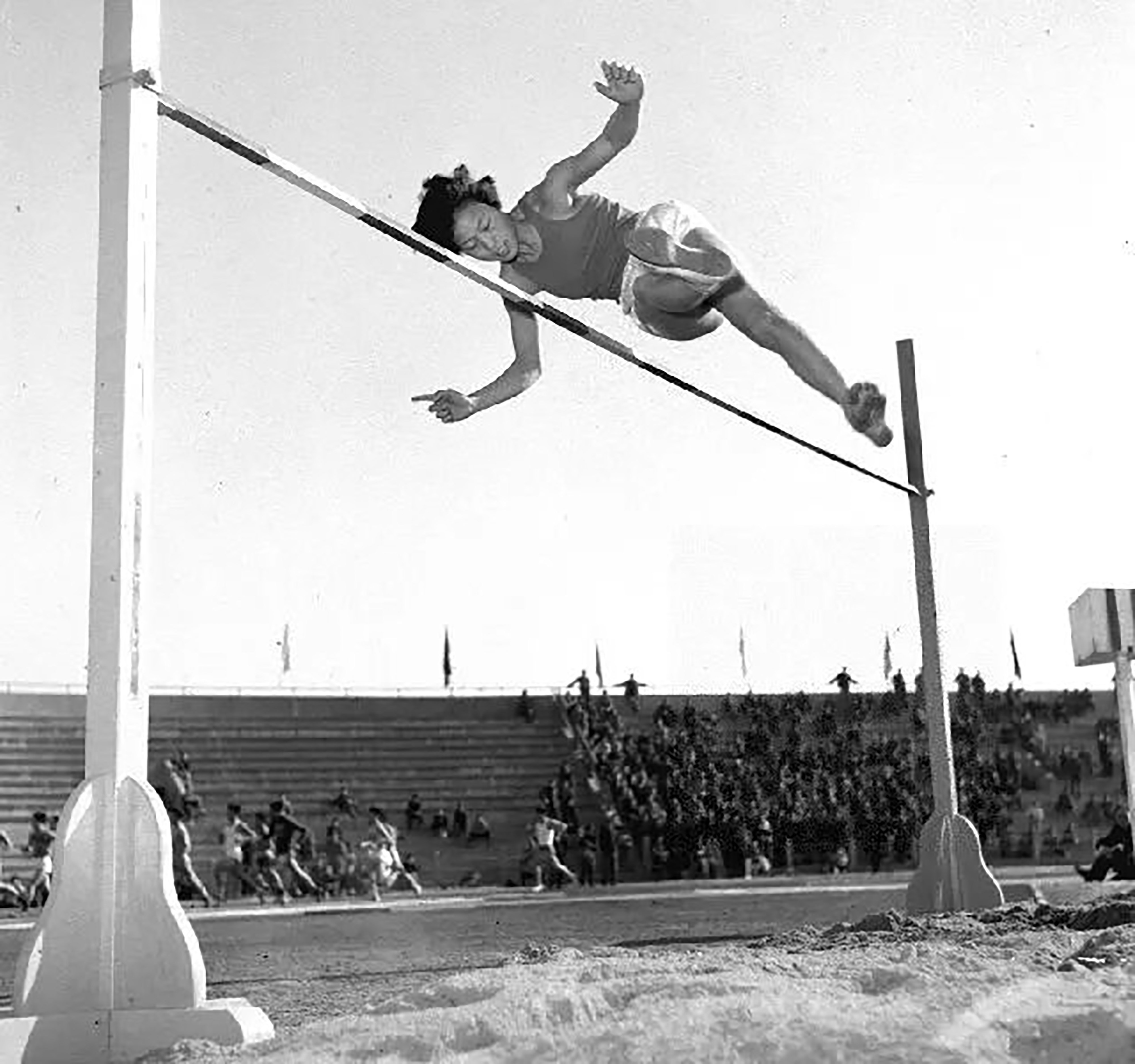 Zheng Fengrong was affectionately praised as “a swallow announcing the arrival of spring for Chinese sports” after her world record.  Photo: Xinhua