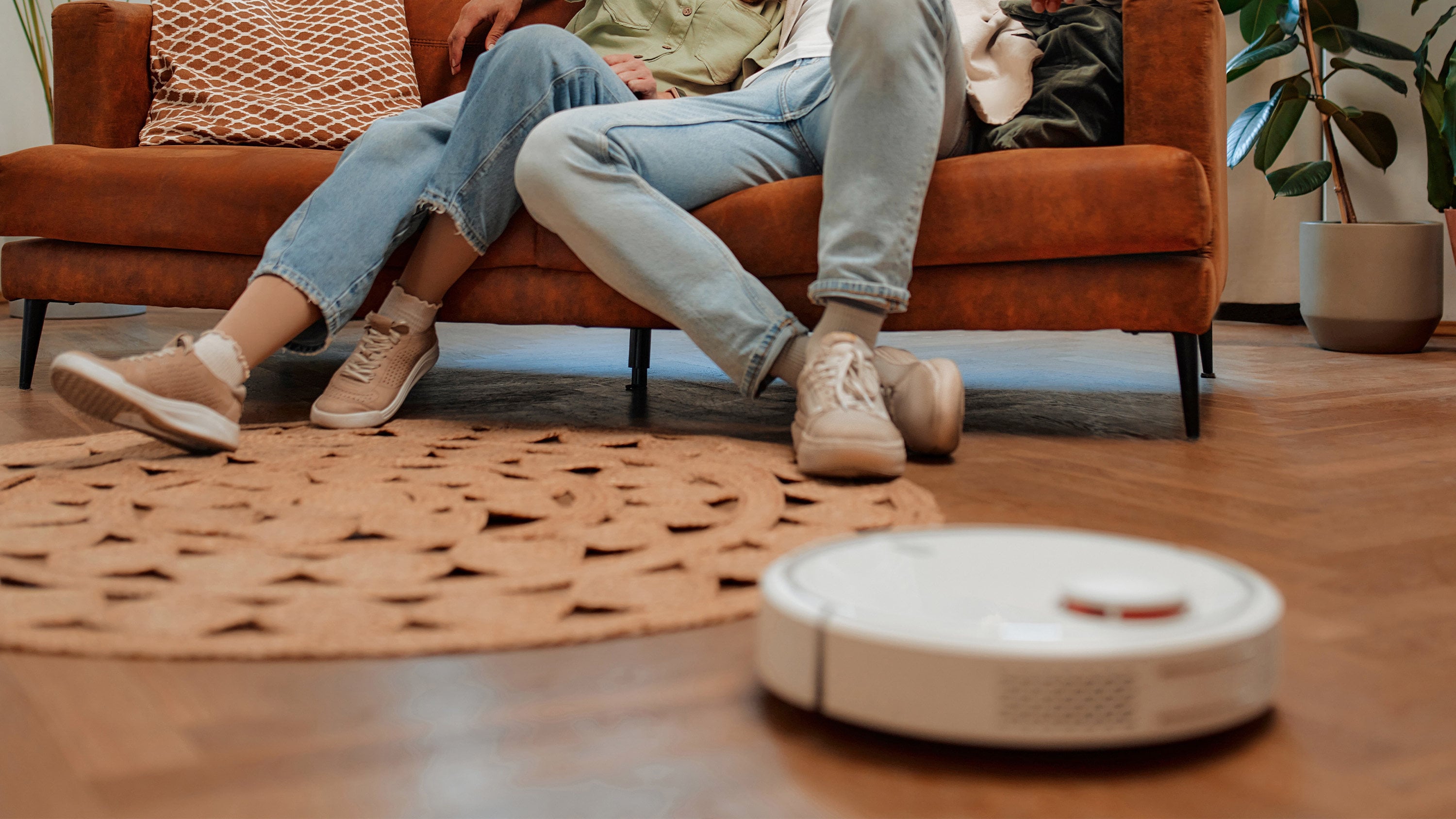 Suspecting his wife of an affair, a Taiwanese husband remotely activated their home’s robot vacuum via a mobile app to gather video evidence. Photo: Shutterstock