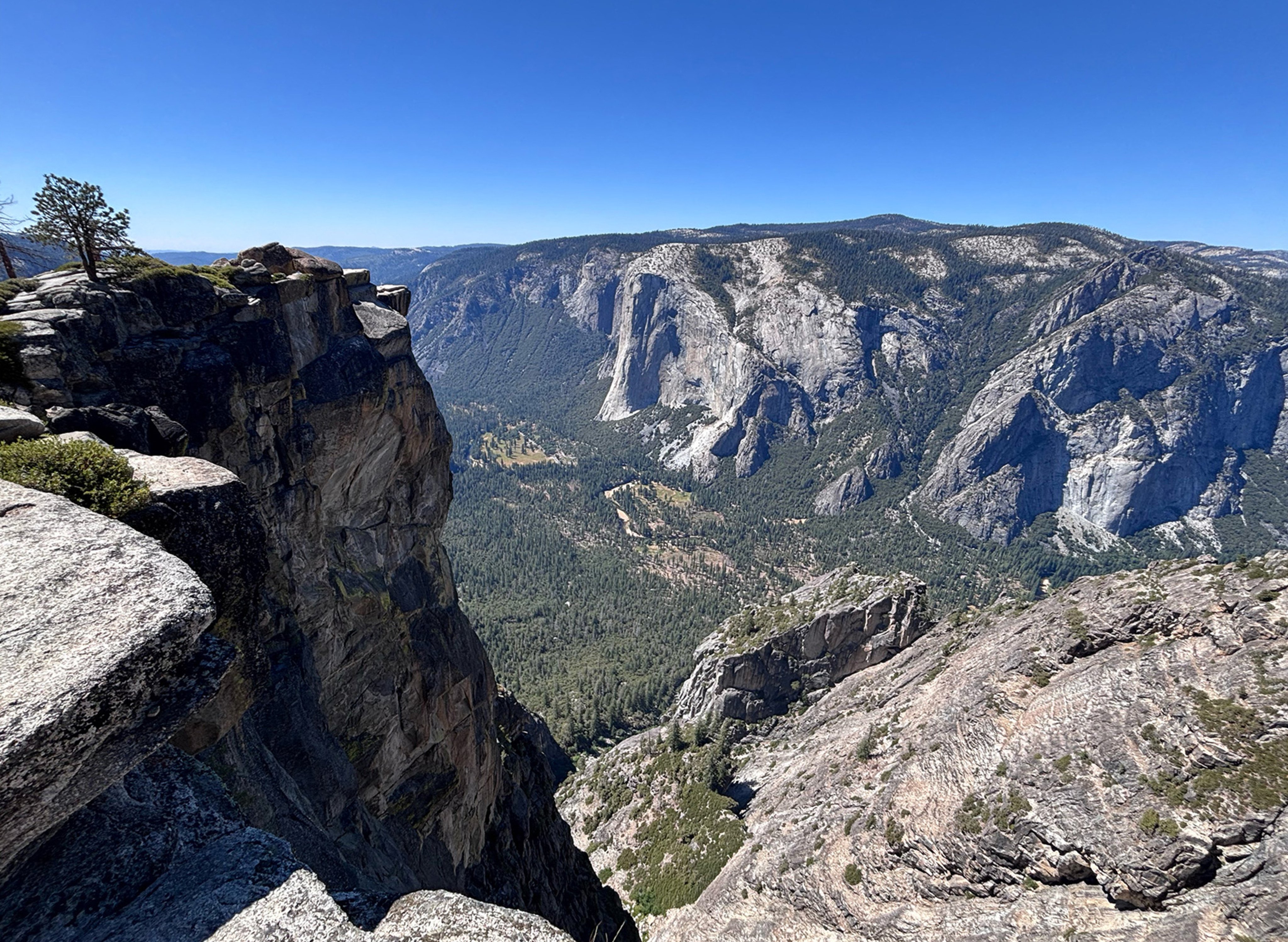 The view from the tailing near the Taft Point lookout in Yosemite National Park. Photo: TNS