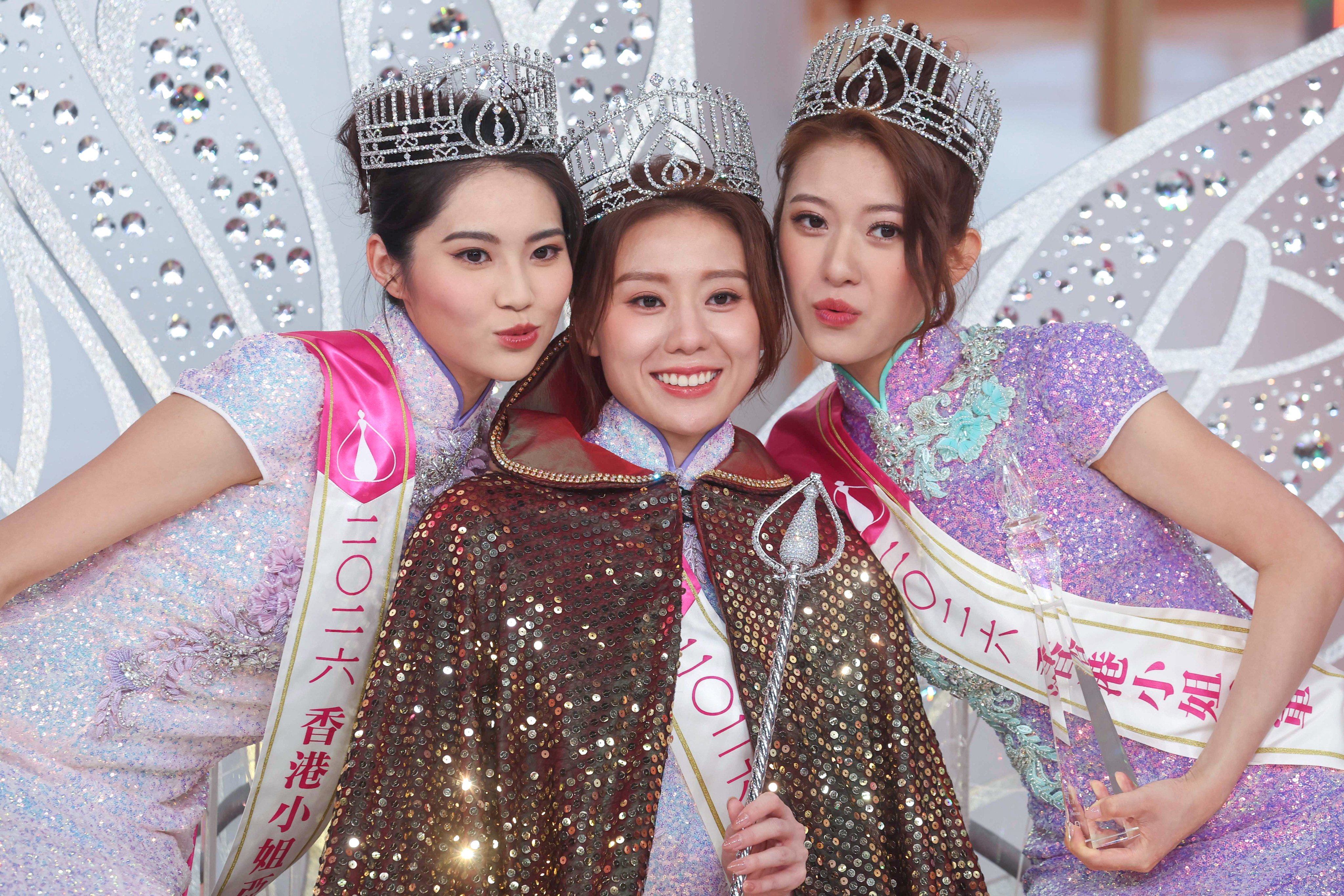 Miss Hong Kong 2026 Bernice Yuen, flanked by first runner-up Ada Tang (left) and second runner-up Scarlett Li. Photo: Edmond So
