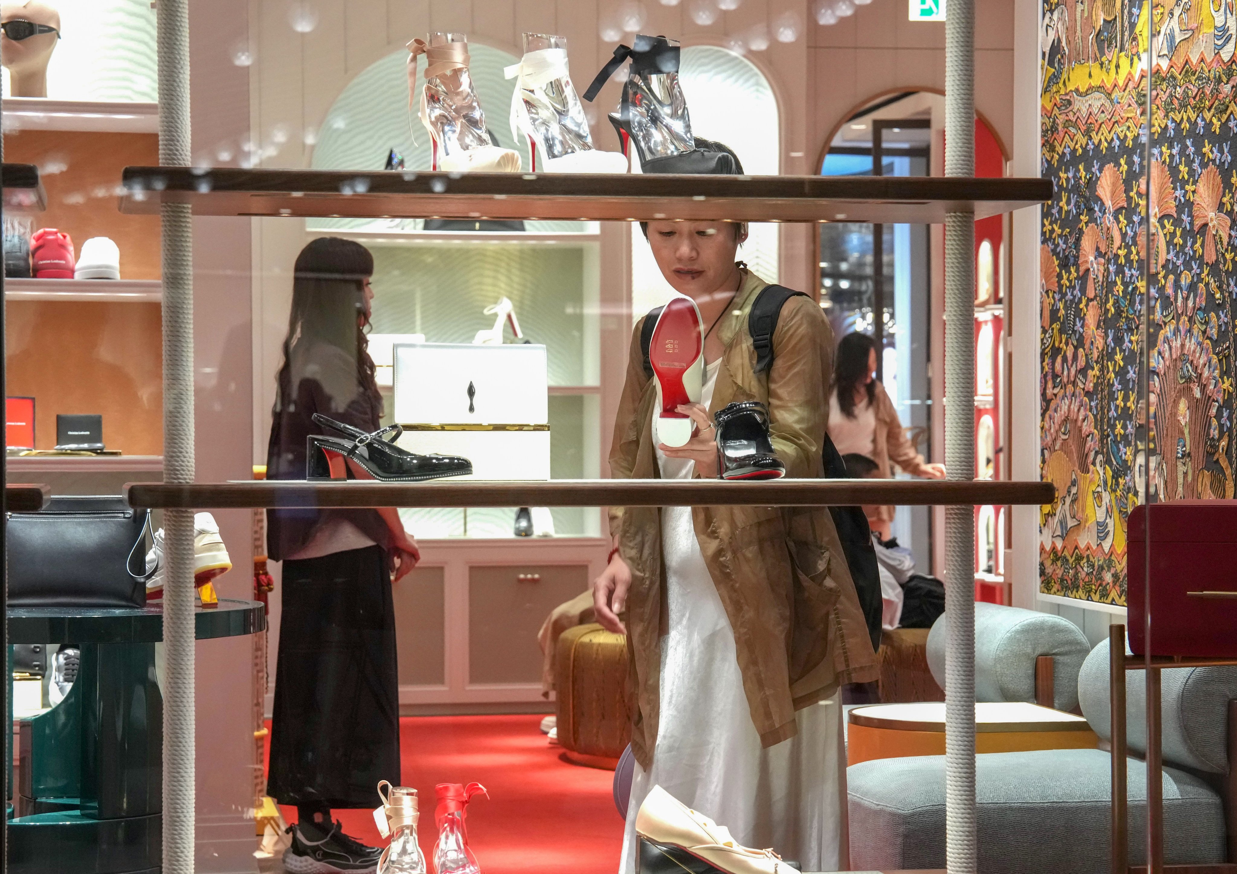 scmp.com - Wynna Wong - Hong Kong retail sales rise 4.5% in July, marking 15th straight month of growth