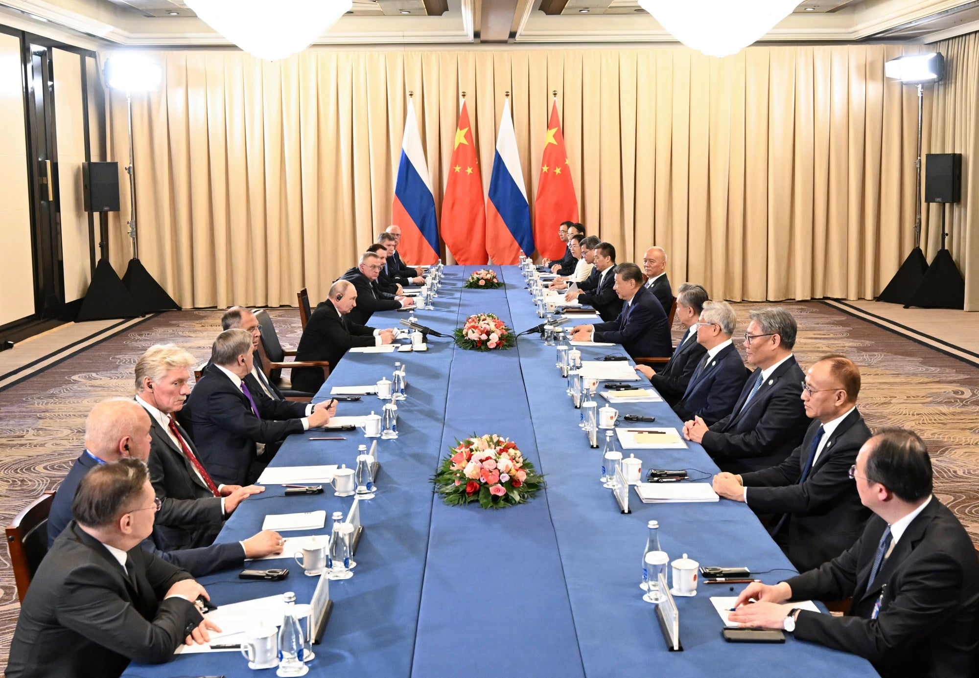 The Russian and Chinese delegations meet on the sidelines of the Shanghai Cooperation Organisation summit in Bishkek, Kyrgyzstan, on Monday. Photo: Xinhua The Russian and Chinese delegations meet on the sidelines of the Shanghai Cooperation Organisation summit in Bishkek, Kyrgyzstan, on Monday. Photo: Xinhua