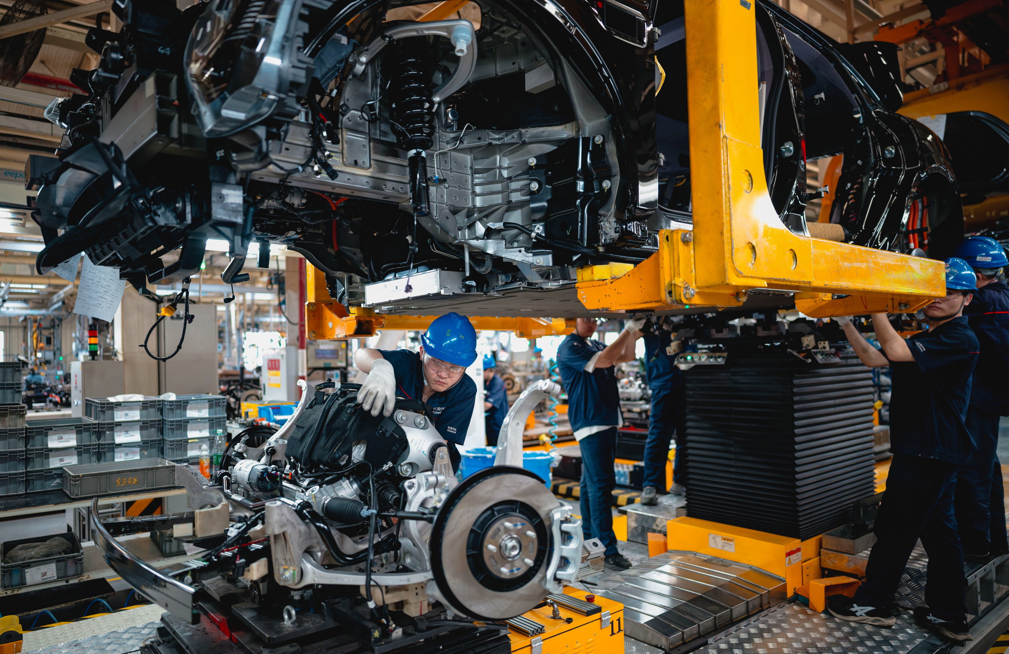 scmp.com - Daniel Ren - Beijing issues guidelines for Chinese carmakers to curb discount wars overseas