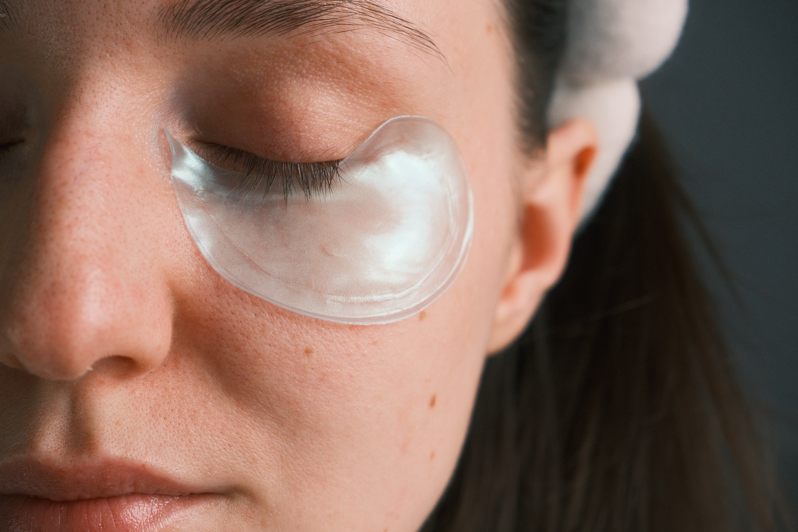 You can reduce dark circles under your eyes without surgery or make-up, say experts. A good night's sleep and your morning coffee are among the solutions. Photo: Shutterstock