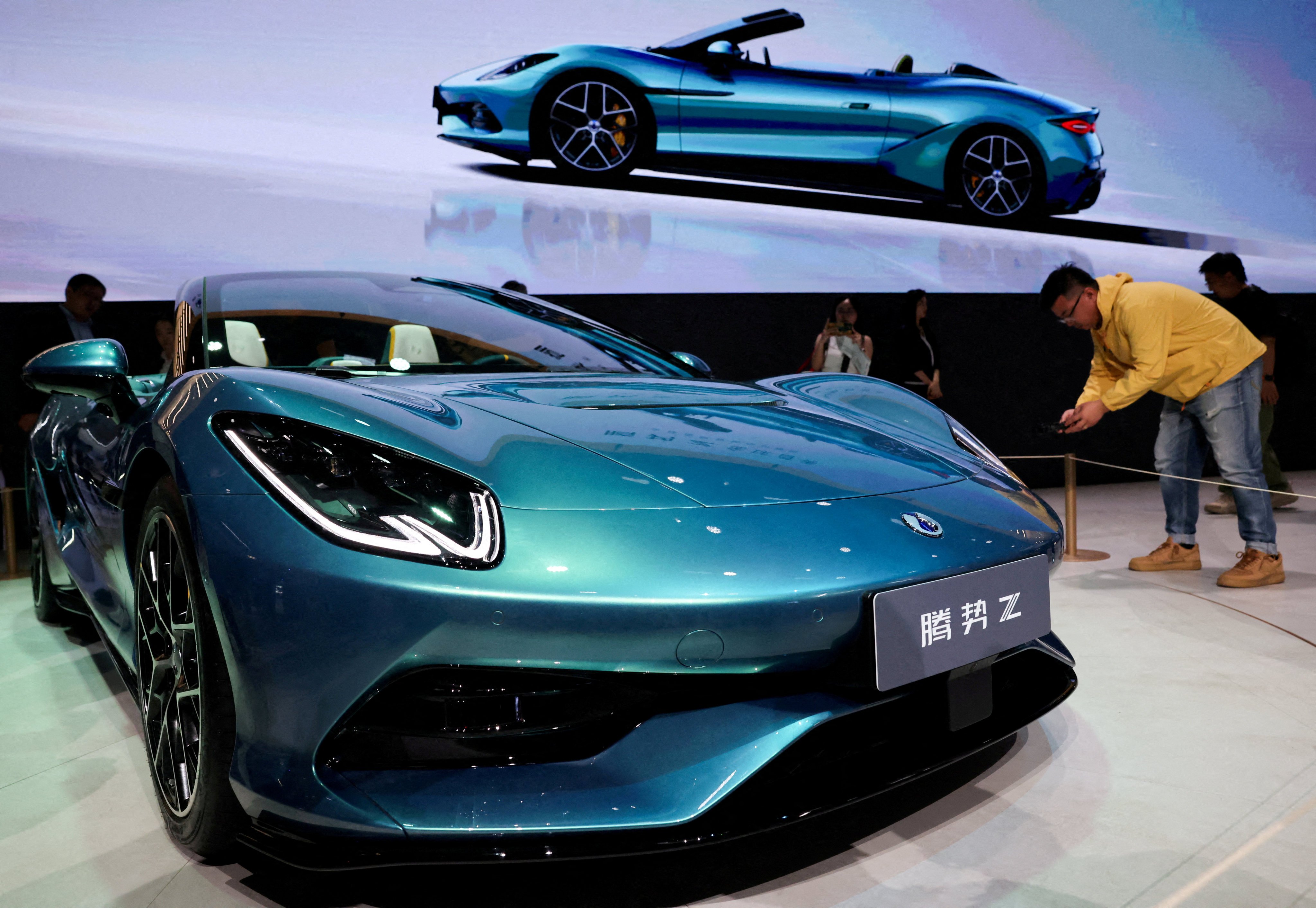 scmp.com - Daniel Ren - BYD, Leapmotor buck EV market slowdown as pressure piles up on small rivals