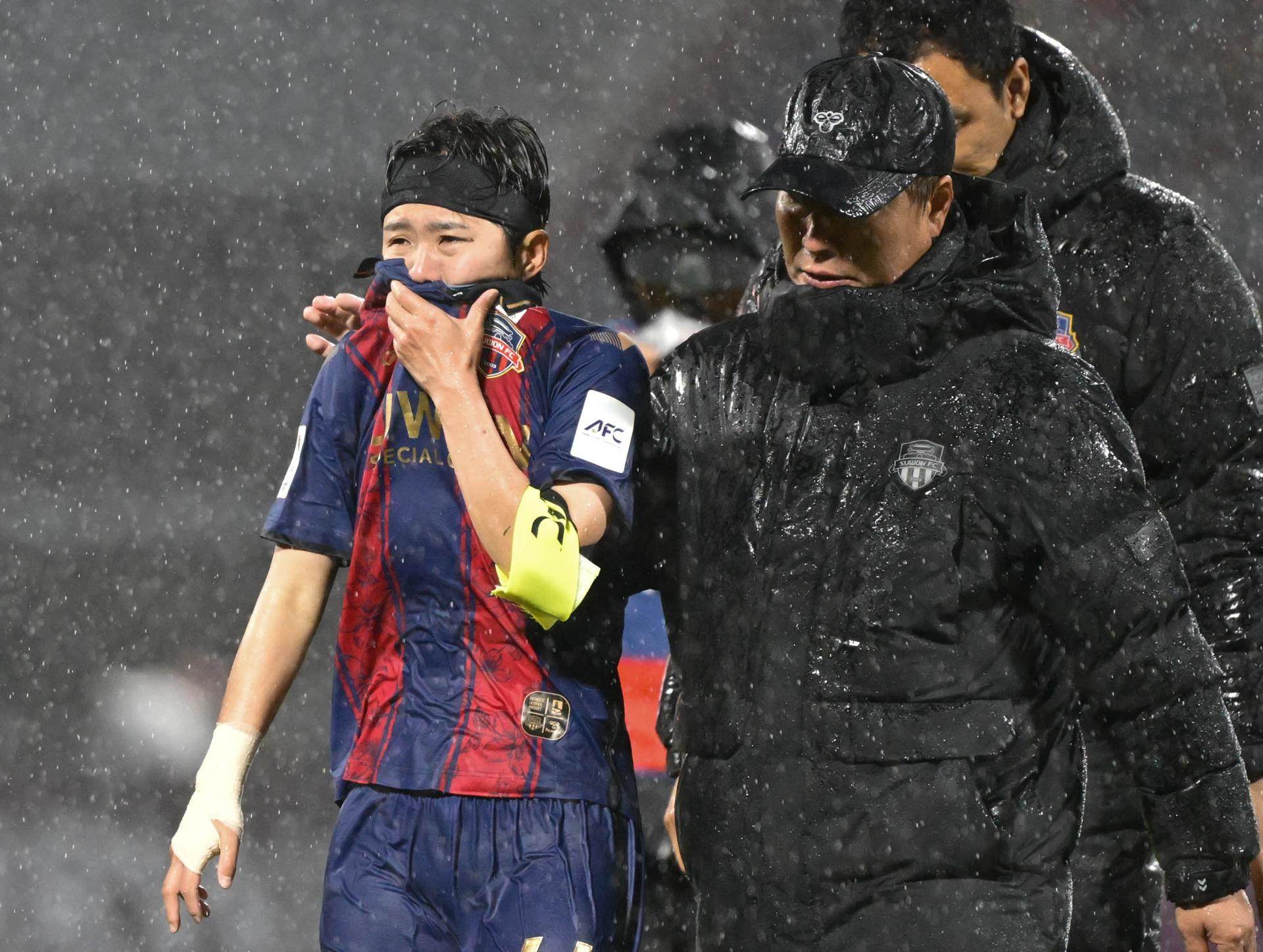 Suwon FC midfielder Ji So-yun, seen here after a semi-final loss in the AFC Women’s Champions League, had approached the referee while playing for her club side. Photo: Korea Times