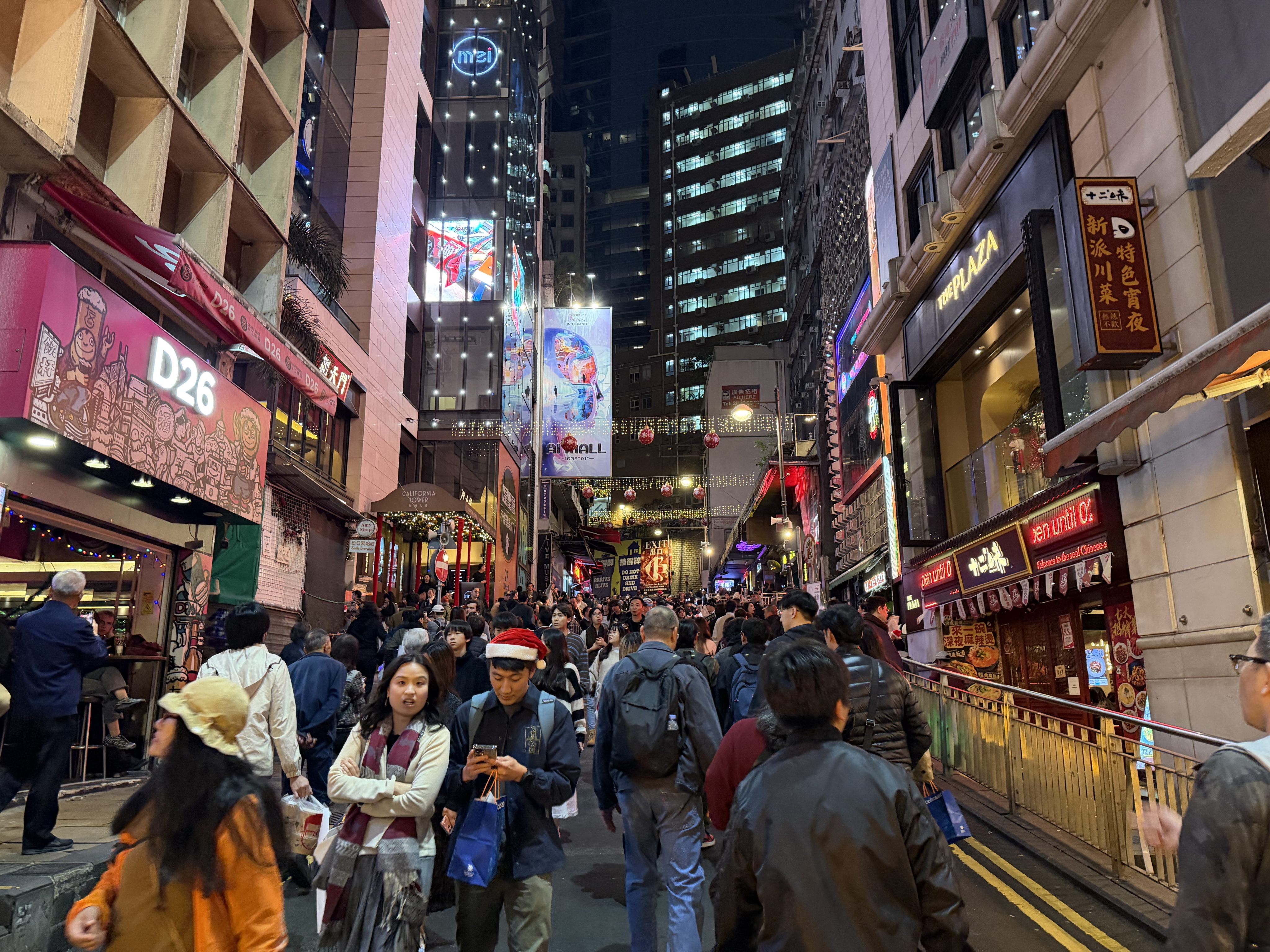 scmp.com - Chris Tsang - Bargain for Hong Kong bar property reflects struggling retail market