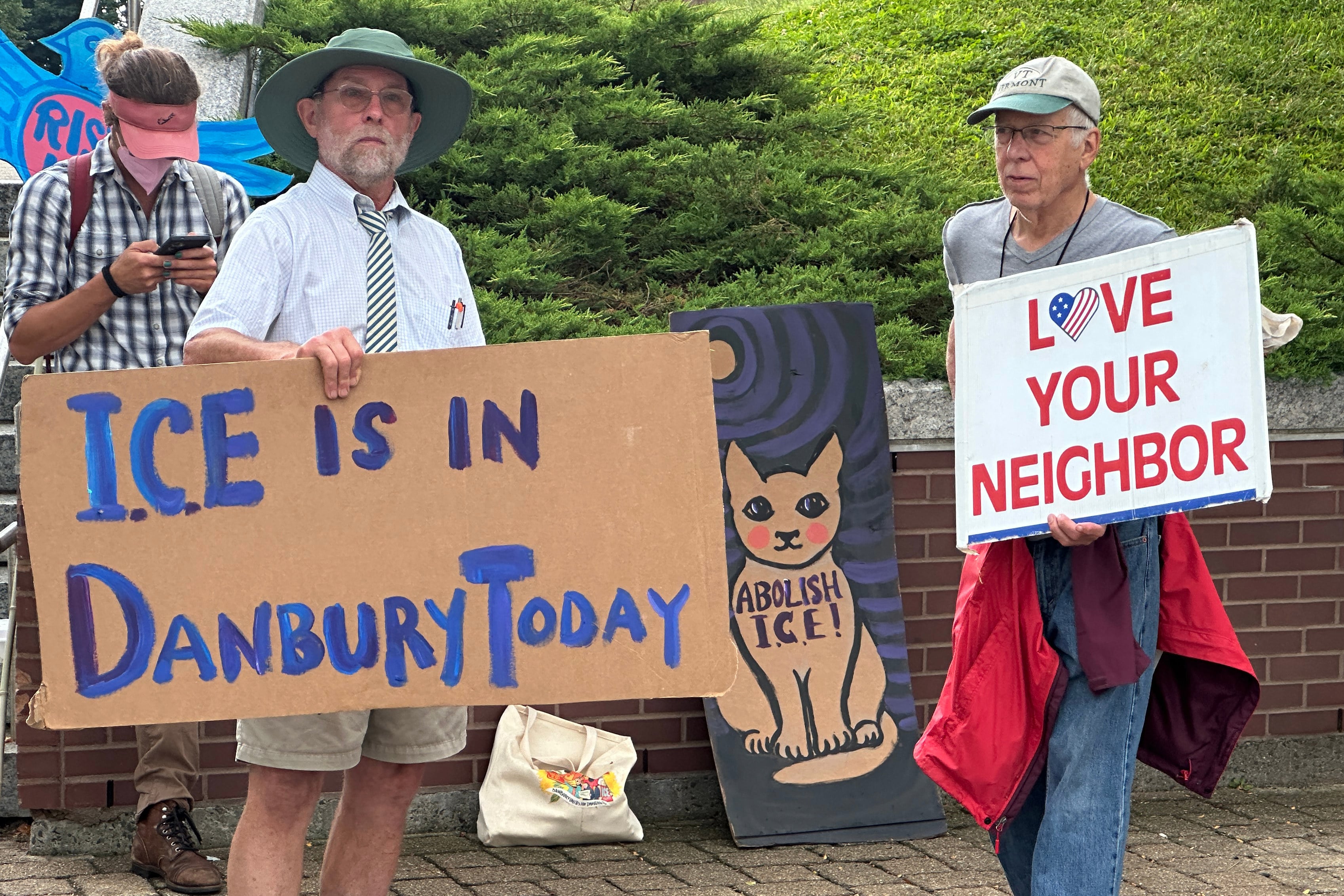 Anti-ICE activists gather outside a US courthouse in Danbury, Connecticut, last month. Photo: AP