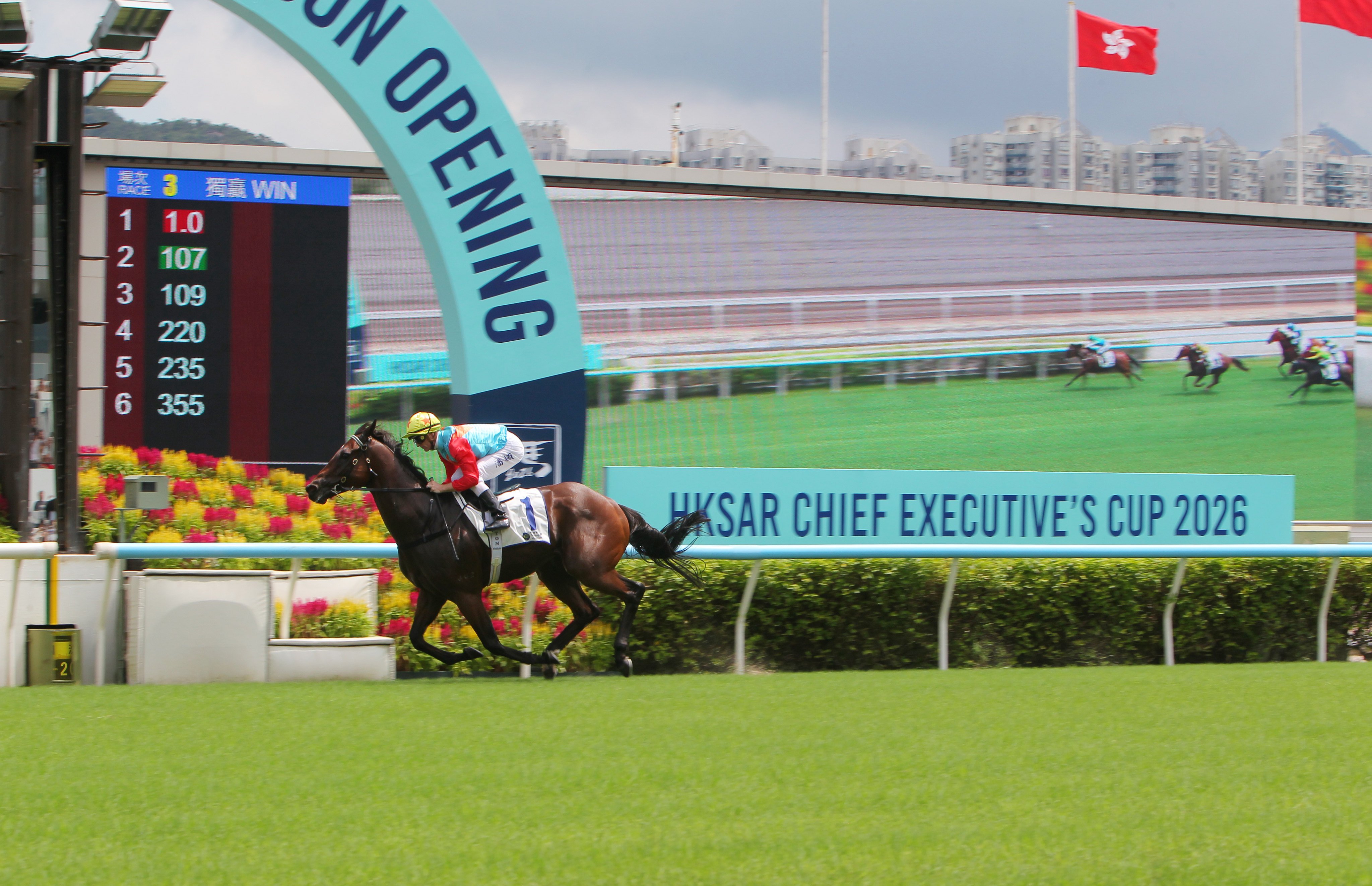 Ka Ying Rising cruised home in The HKSAR Chief Executive’s Cup, winning by more than seven lengths. Photo: Kenneth Chan.
