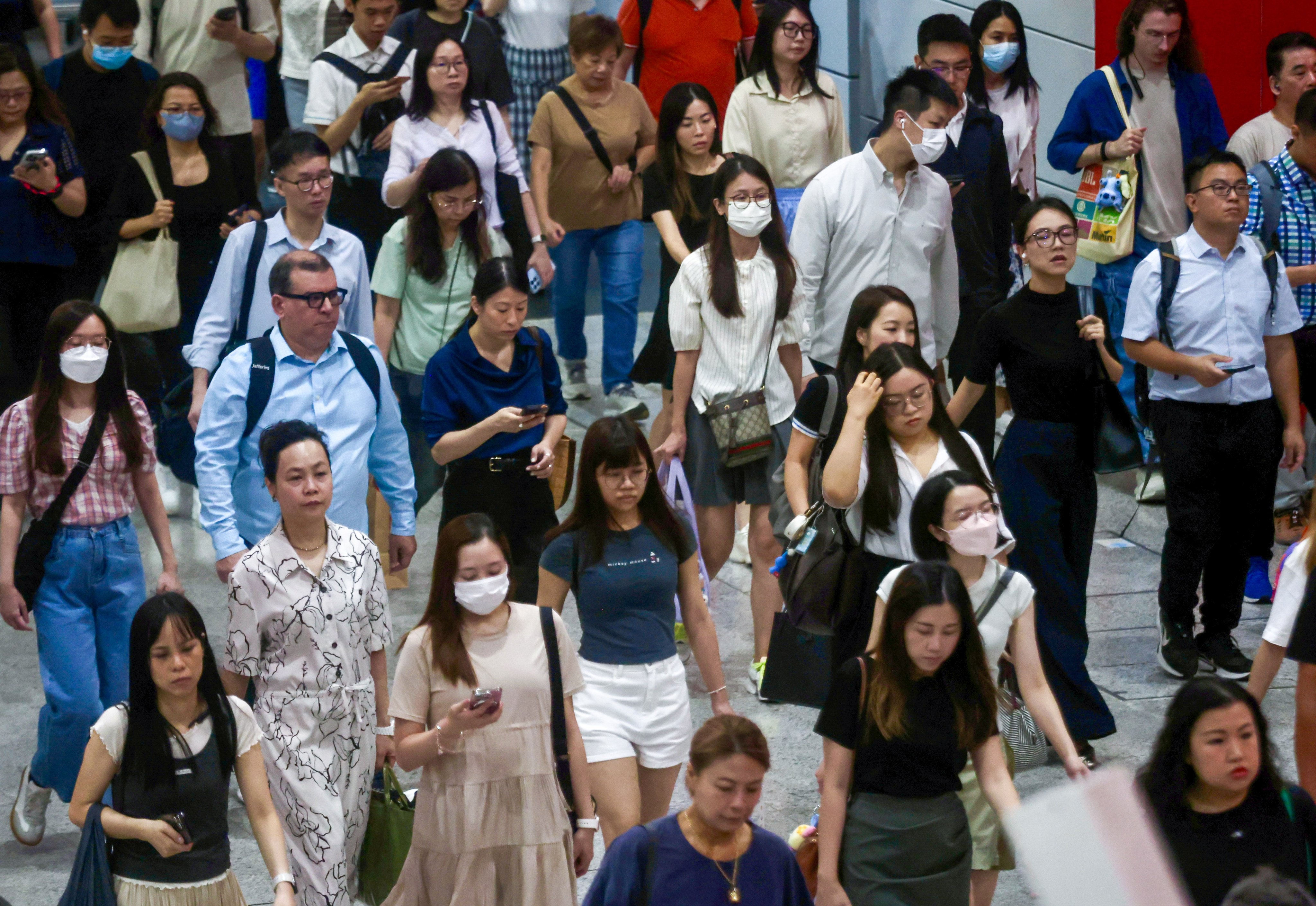 scmp.com - Christina Zhao - Investors pour record US$1.3 trillion into Hong Kong investments