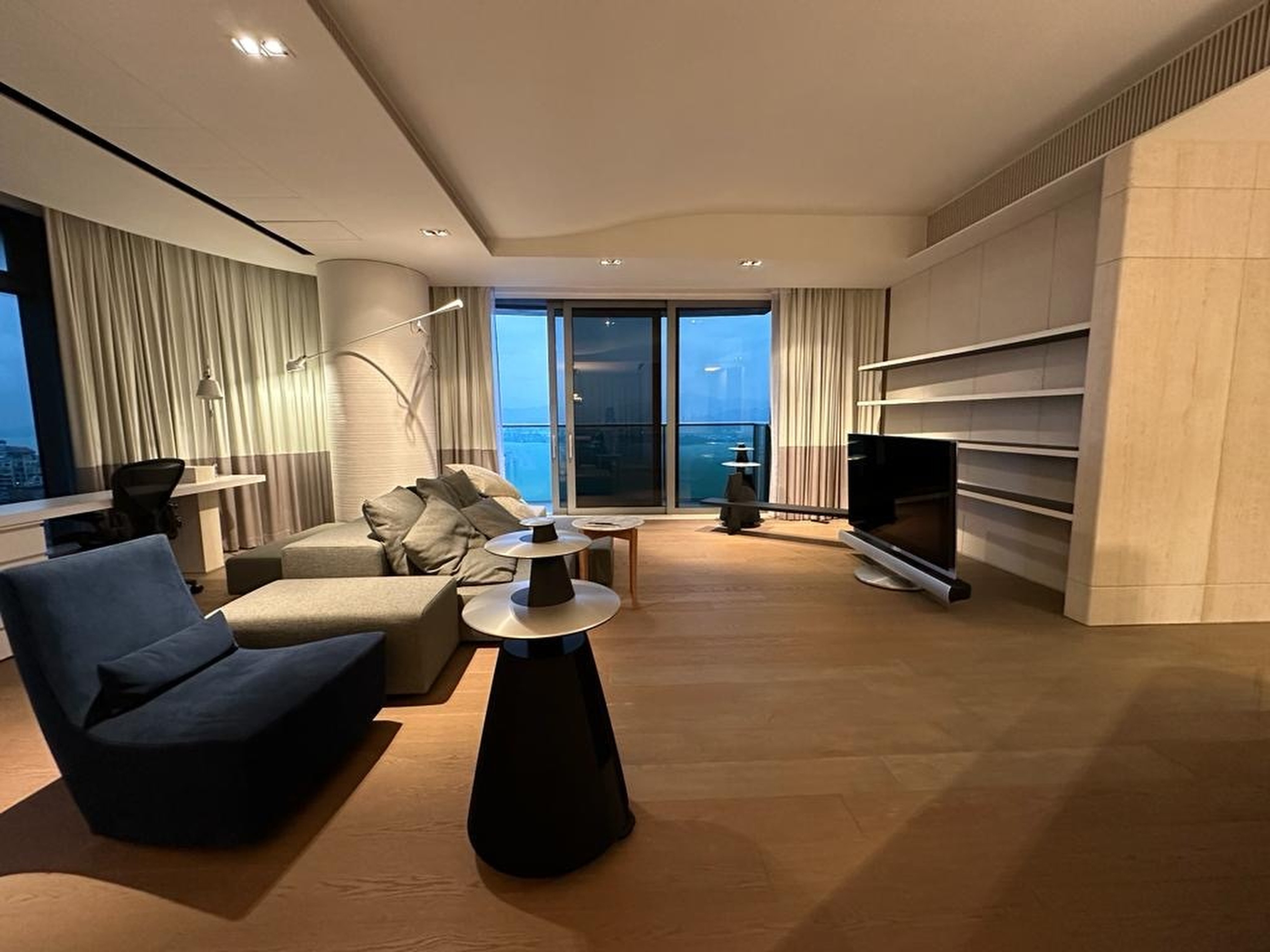 scmp.com - Chris Tsang - The house wins: Macau kingpin's former 'love nest' sells for cut-price HK$81m