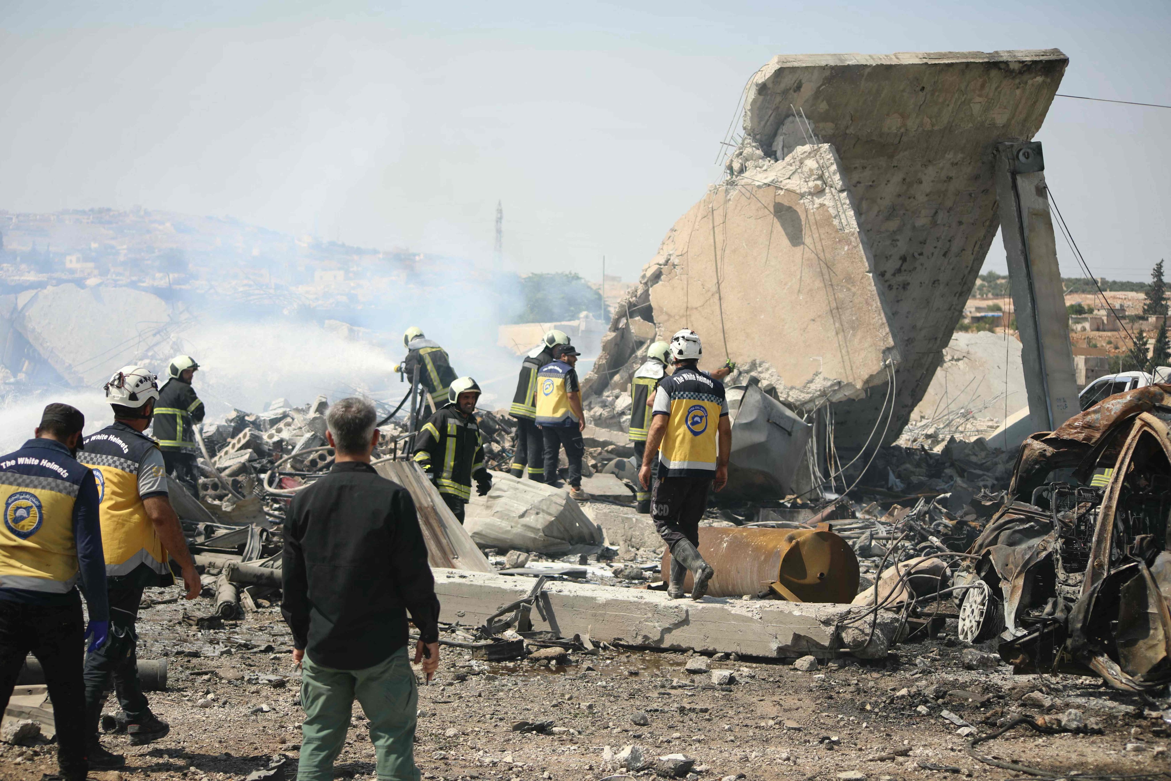 Large Rocks Scattered 14 killed as explosion rocks Syria arms depot: authorities | South ...