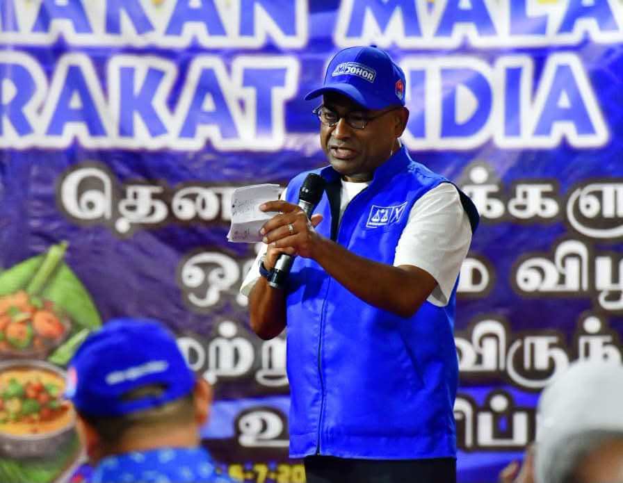 Abdul Azeez Abdul Rahim speaks at a Barisan Nasional rally in July. Photo: Facebook/AzeezRahim