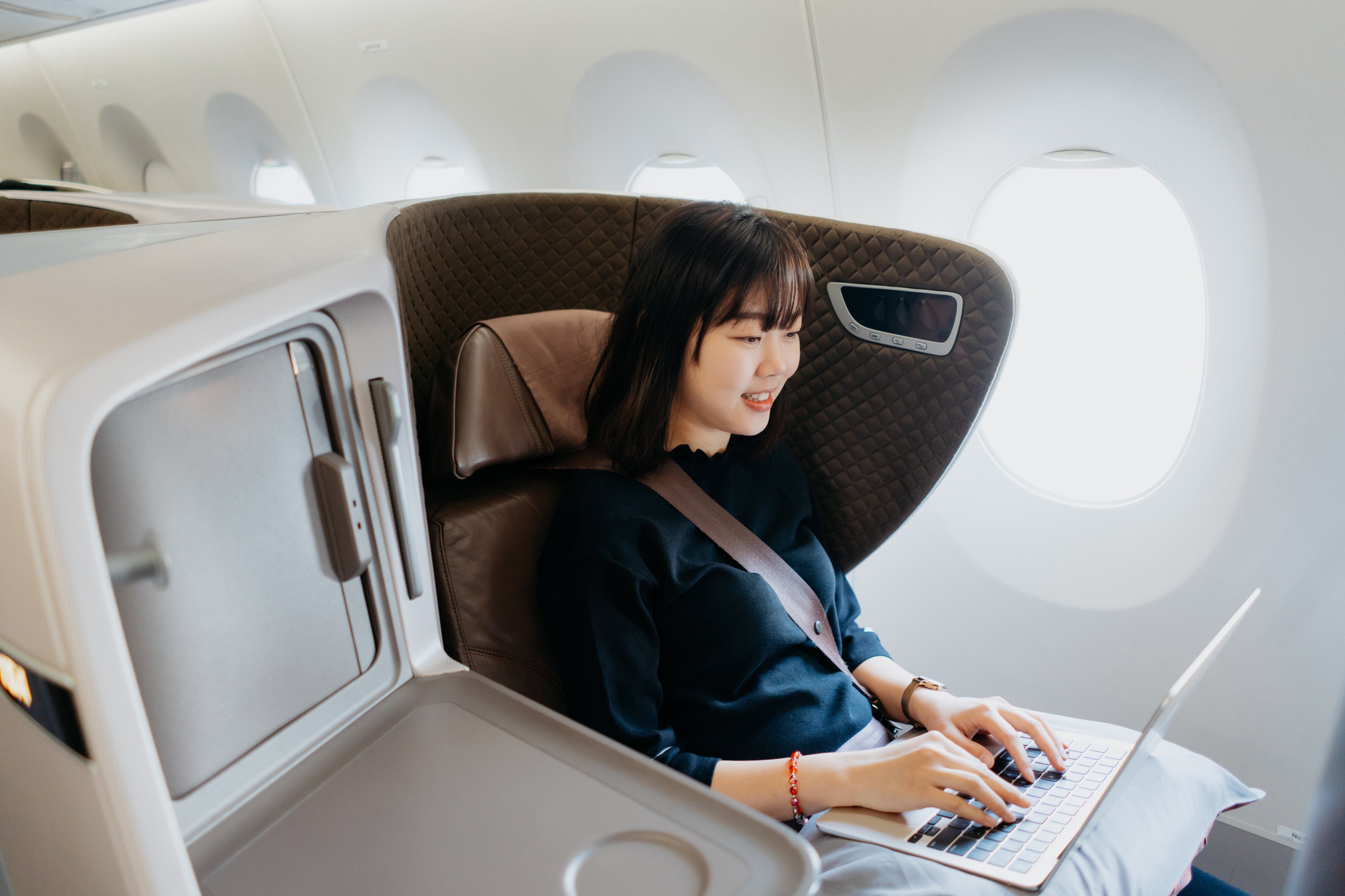 Data shows that more Chinese tourists are booking business-class flights to get an extra bit of luxury – and leg room – beyond economy. Photo: Getty Images