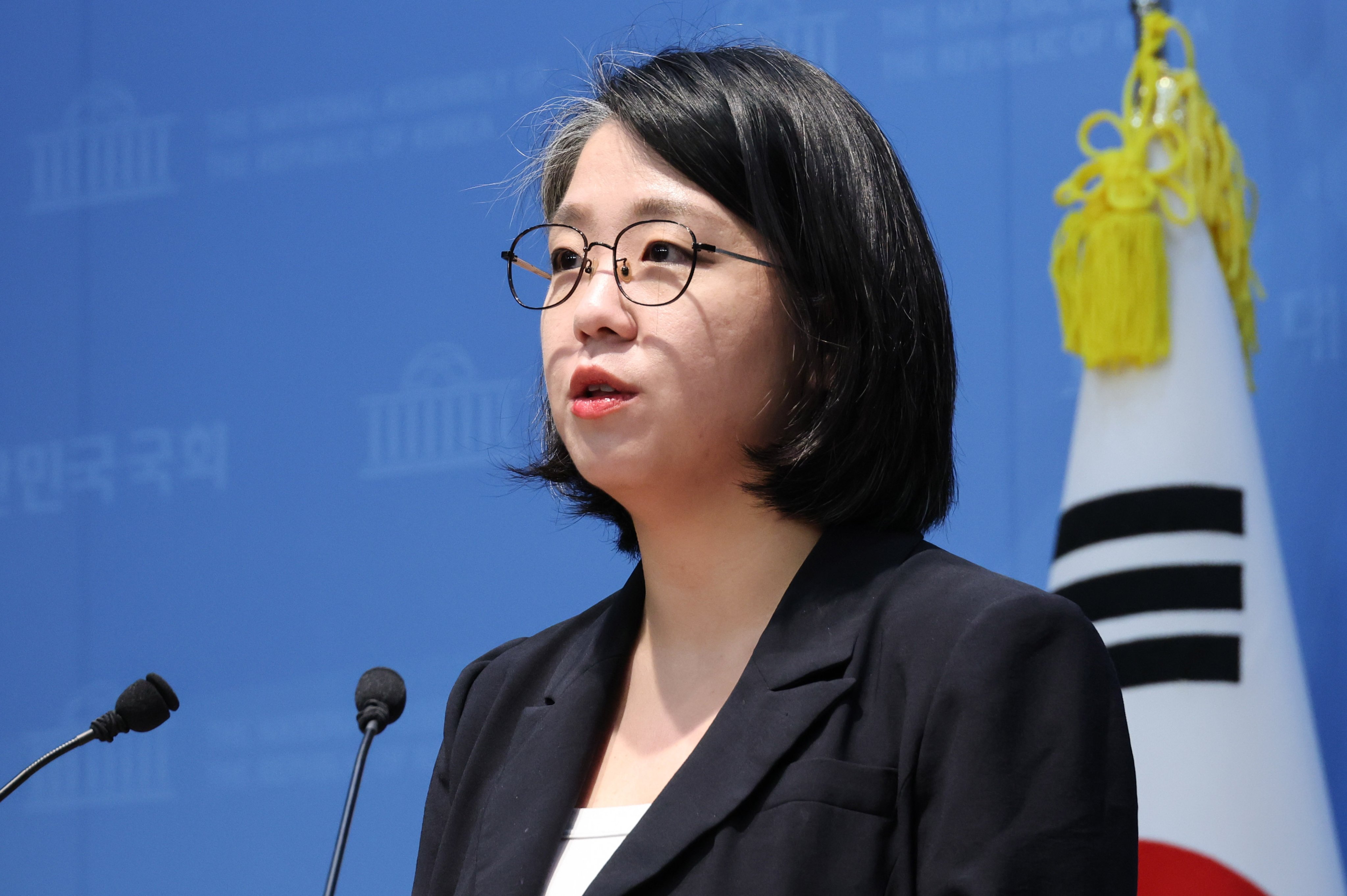 South Korea’s Gender Minister nominee Yong Hye-in announces her withdrawal during a news conference in Seoul on Sunday. Photo: EPA