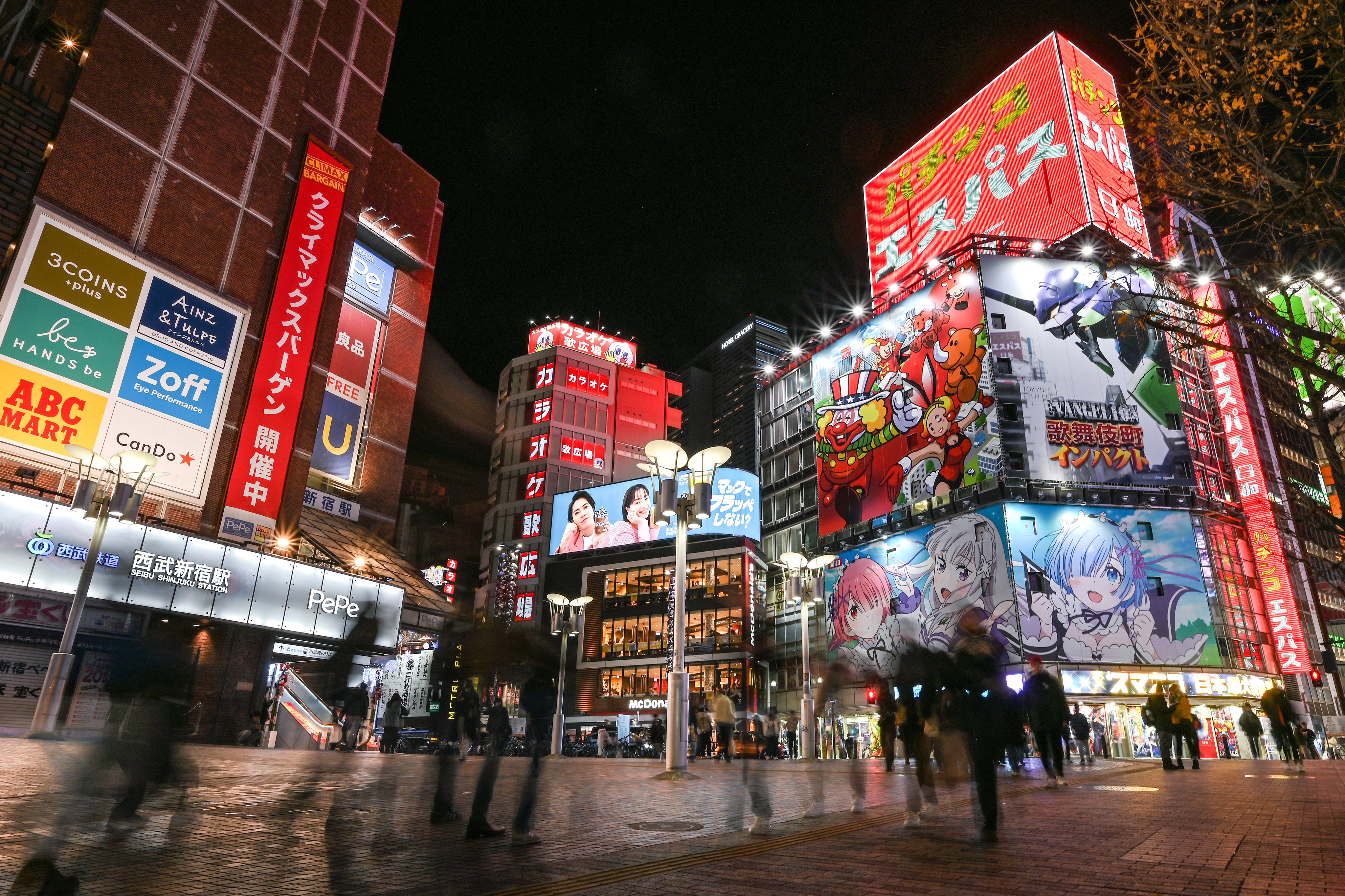 A night view near the Kabukicho area in the Shinjuku district of central Tokyo. The Tokyo District Court found Masayuki Hosono guilty of violating the child welfare law. Photo: AFP