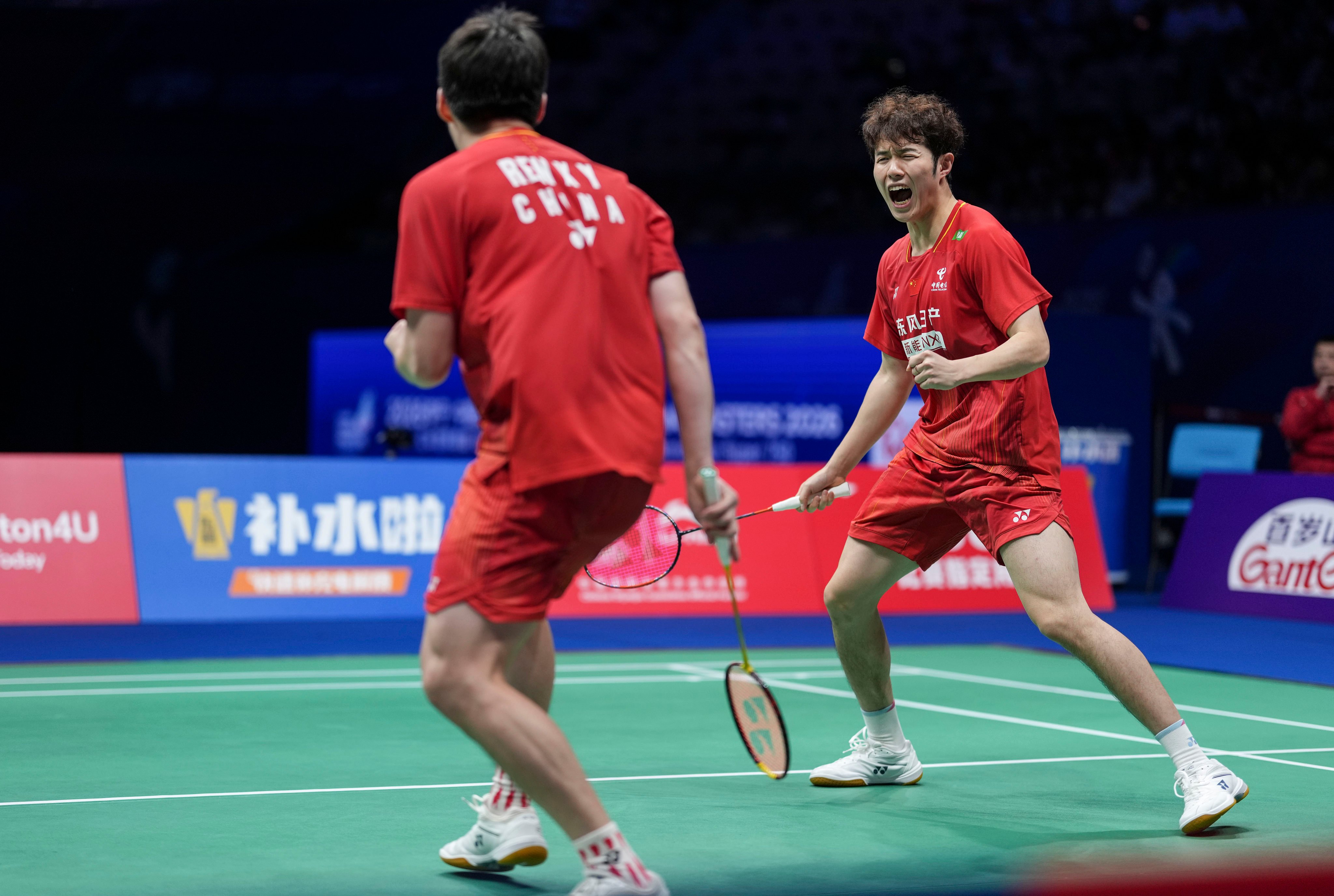 He Jiting (right), seen here partnering Ren Xiangyu in the China Masters final in Shenzhen last week, will replace Chen Boyang in China's Asian Games squad. Photo: Xinhua