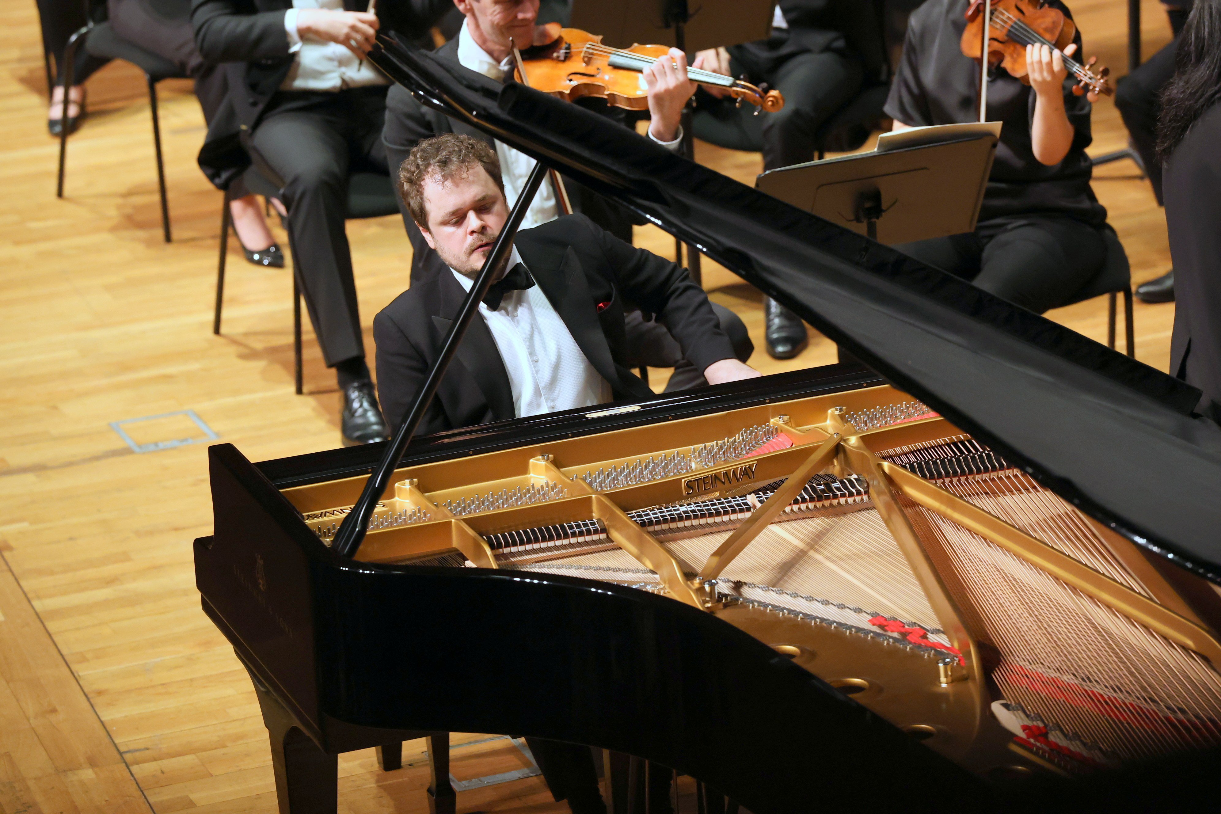 Pianist Benjamin Grosvenor during his performance of Brahms’ Piano Concerto No. 1 in D minor with the Hong Kong Sinfonietta on September 12, 2026 at the Hong Kong City Hall Concert Hall (Photo: HKS)