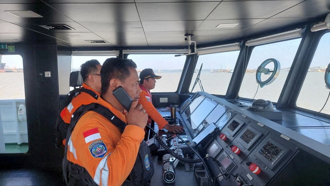 Rescuers work during a search operation after the Virgo Transport 8 ferry sank while sailing from Surabaya to Banjarmasin, in the Java Sea, Indonesia, on Sunday. Photo: Indonesia’s National Search and Rescue Agency (BASARNAS) / Handout via Reuters