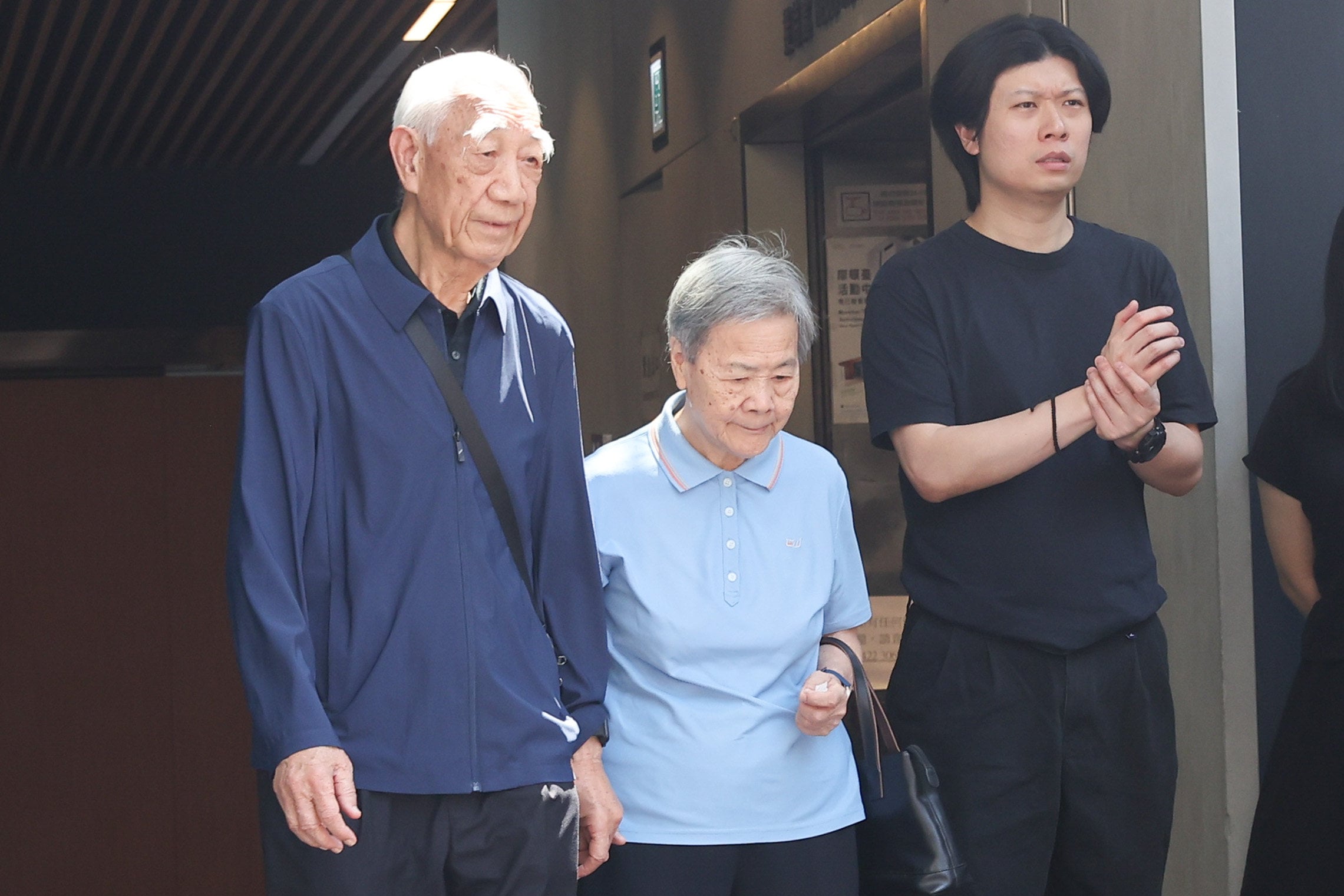 Residents mourn Tung Chee-hwa at Moreton Terrace Activities Centre in Causeway Bay. Photo: Edmond So