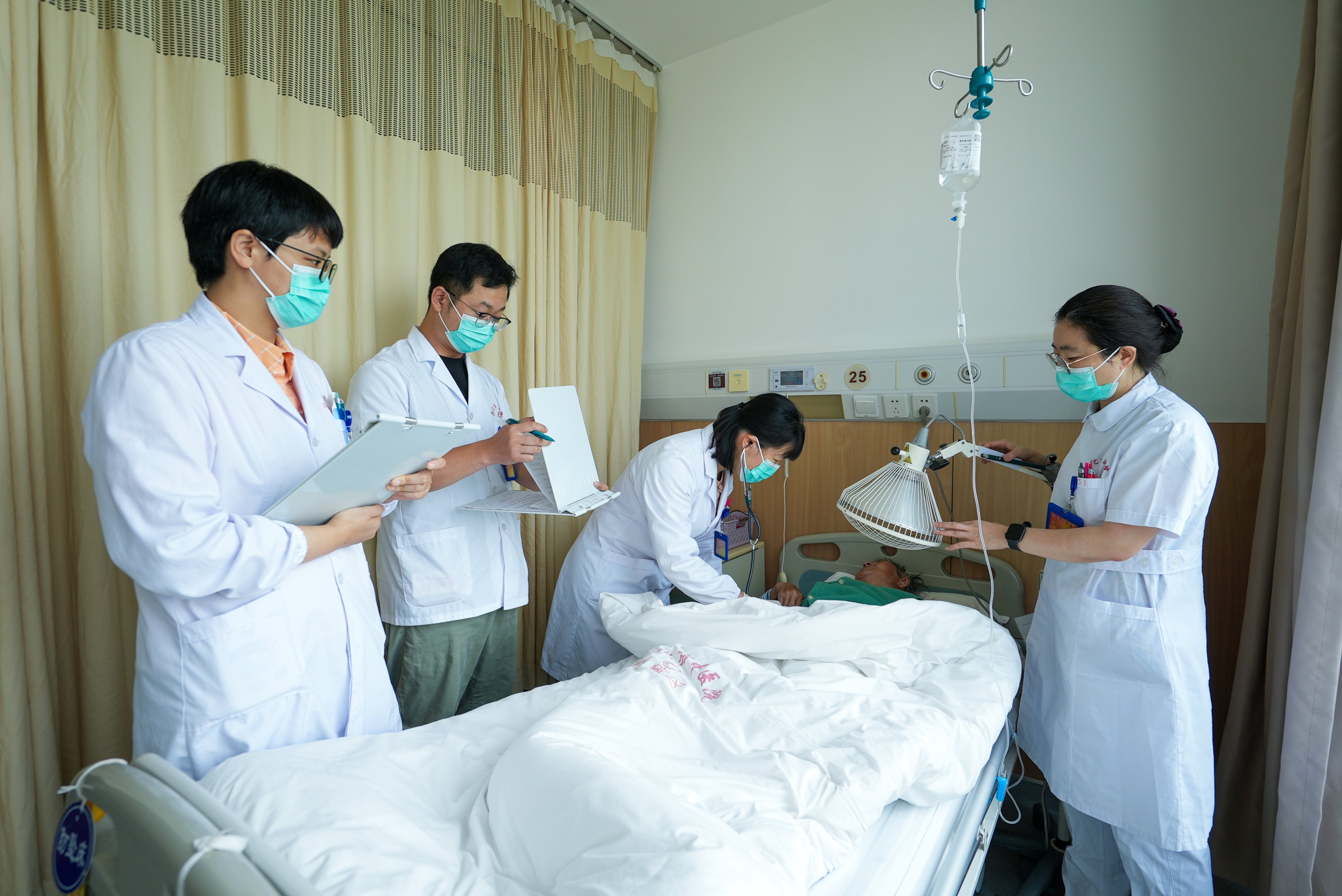 Trainee doctors must complete three years of residency training in a hospital. Photo: Getty Images