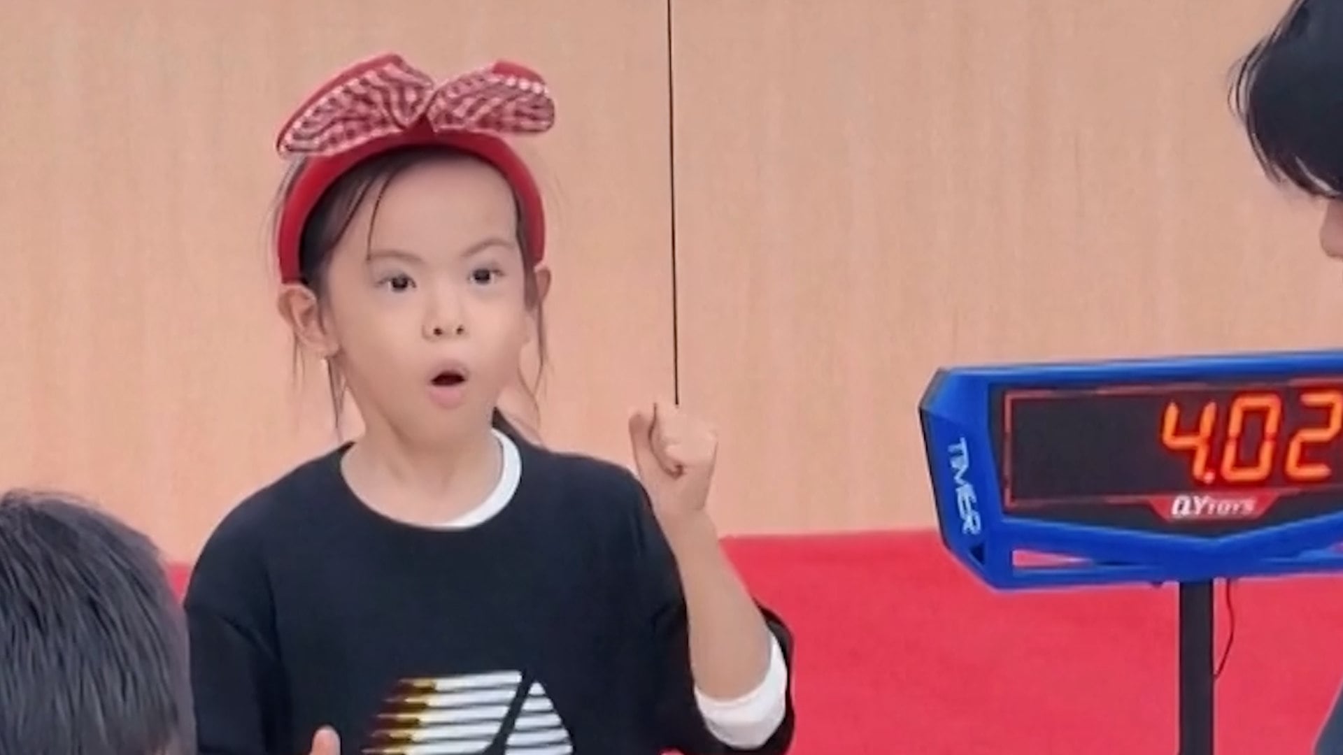 Yunzhi Lian managed to beat her own 4.52-second average world record just 3 days later at the Guangzhou GraDUAL 3x3 IV 2026