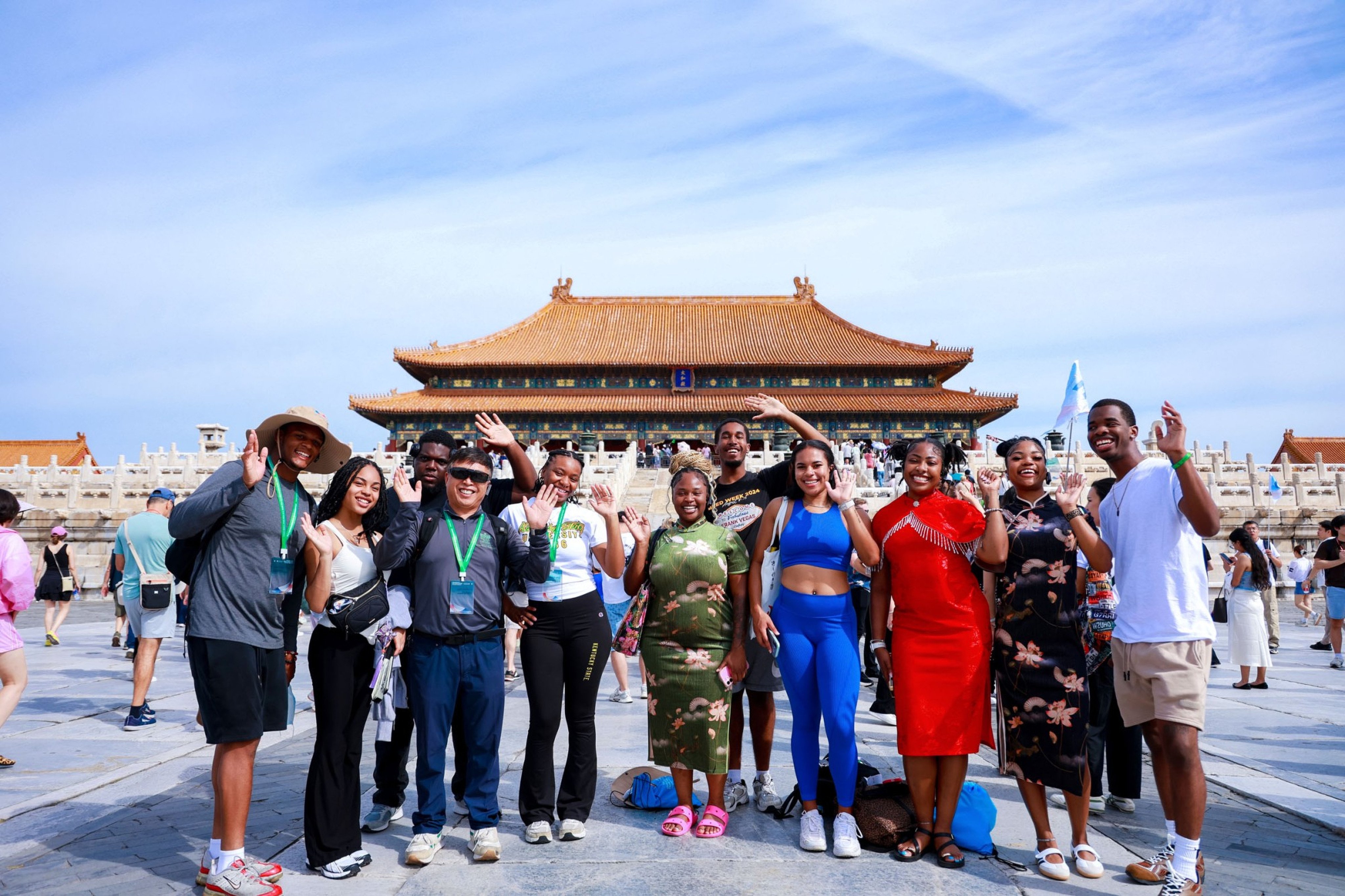 170 US and Chinese students from universities including Harvard, Columbia, and Tsinghua toured Beijing, Jinan and Qufu from September 1 to 7, visiting landmarks such as the Forbidden City. Photo: Handout