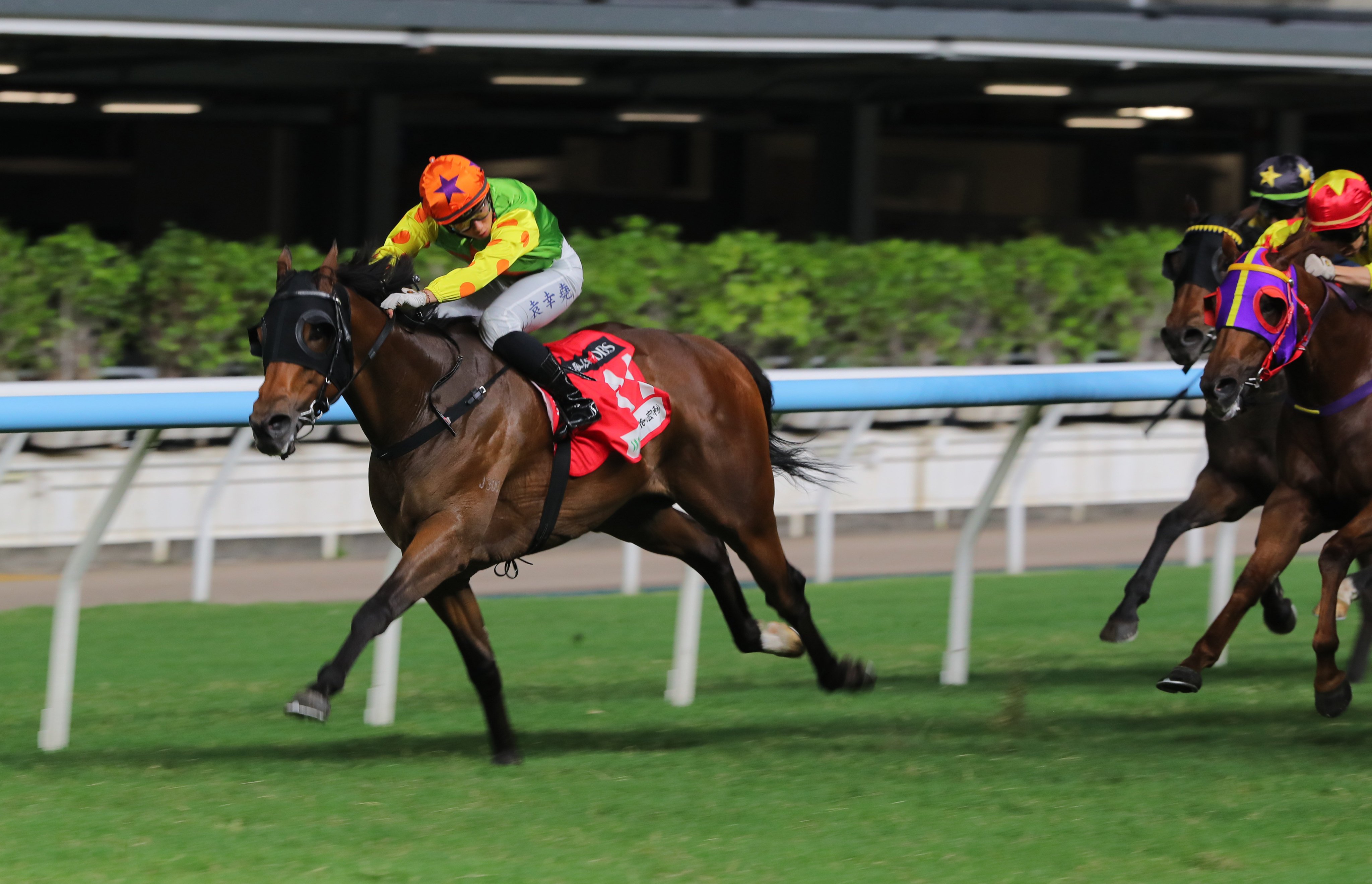 Nichola Yuen guides Prestige Always to victory at Happy Valley. Photos: Kenneth Chan
