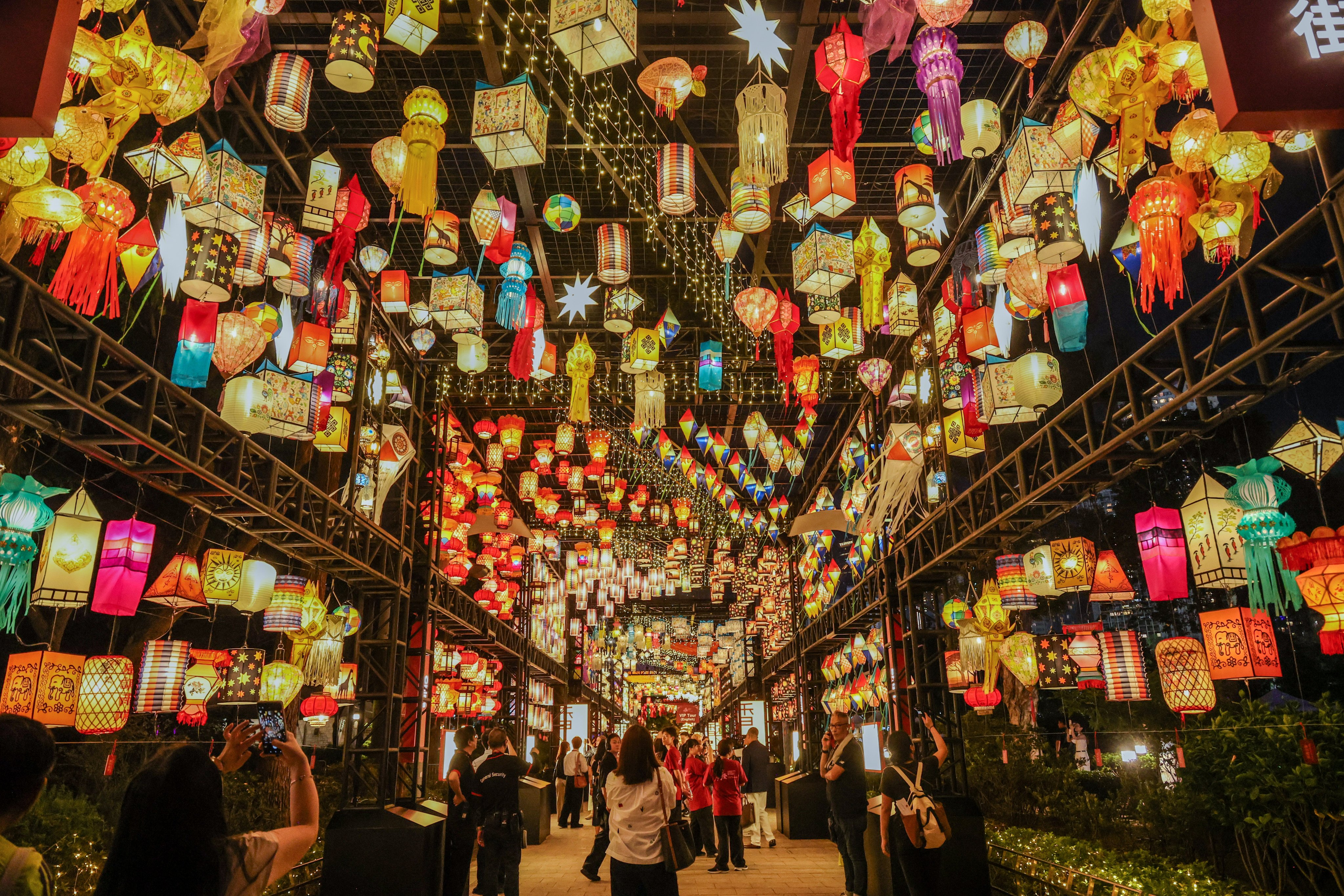 “Details of World Lantern Boulevard”.  Tourism Board stages its first-ever International Lantern Spectacular at Victoria Park, Causeway Bay,  from 17 to 27 September.   17SEP26   SCMP/ Dickson Lee