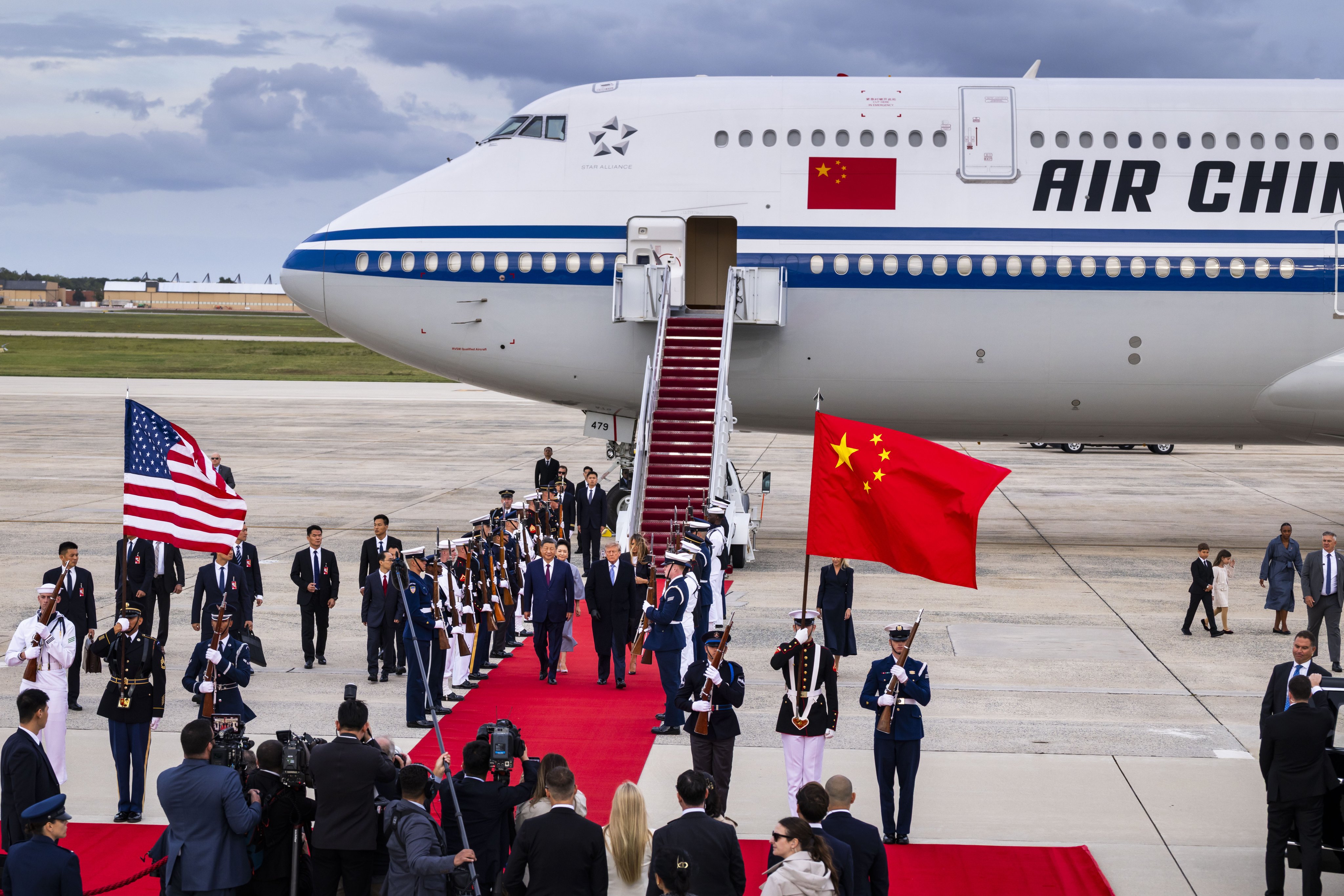 Chinese President Xi Jinping gets a red-carpet welcome from US leader Donald Trump at Joint Base Andrews on Wednesday. Photo: EPA