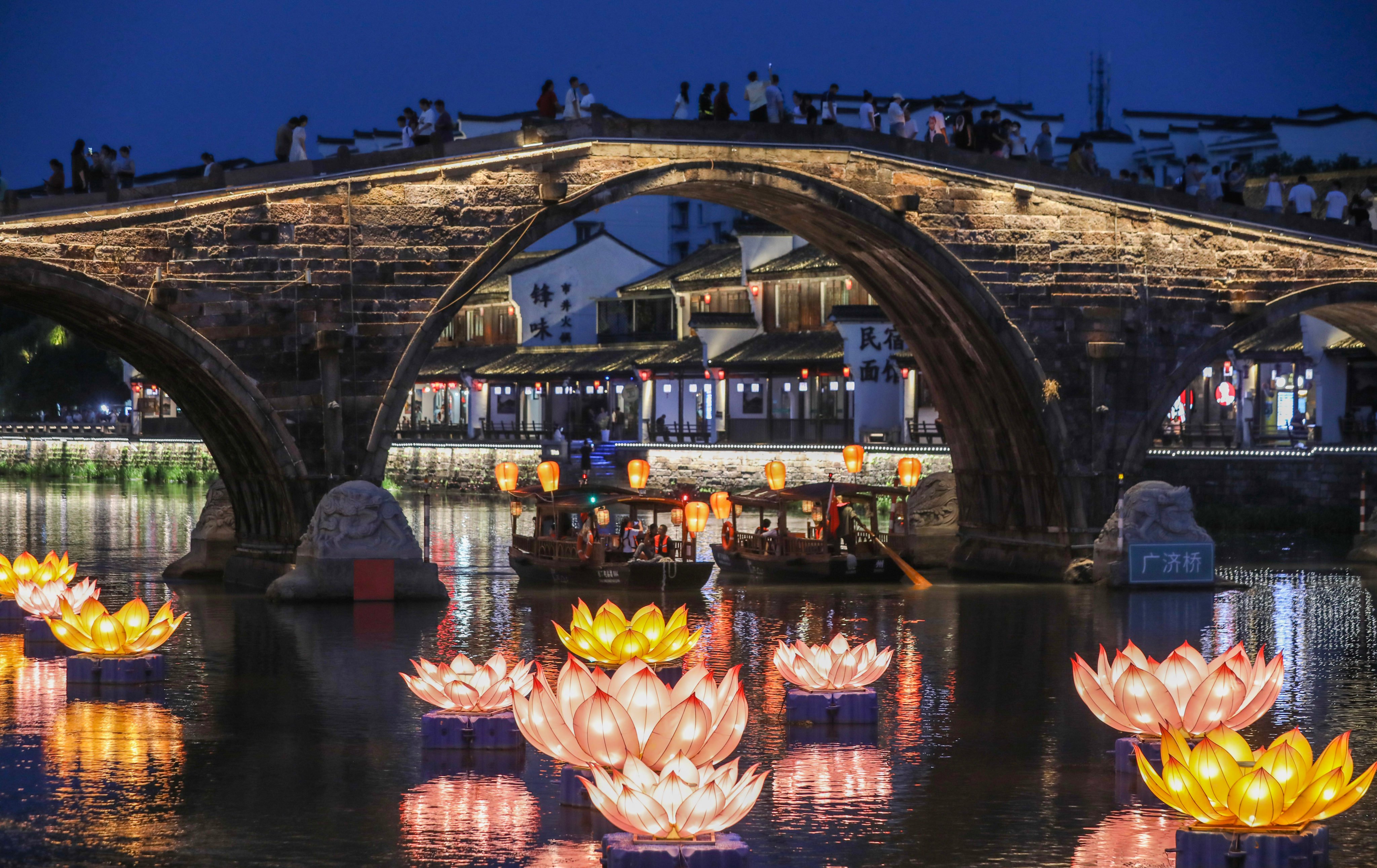 Tourists visit Tangqi town in Hangzhou, eastern China’s Zhejiang province. Photo: Xinhua