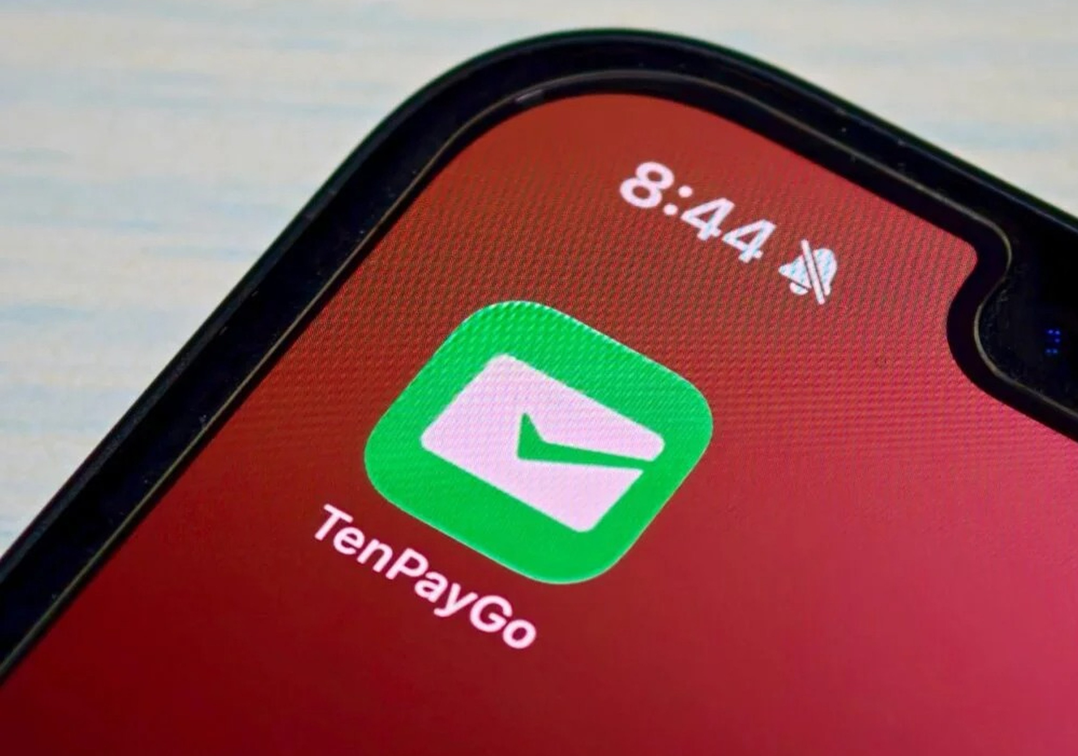 TenPayGo allows international travellers to make payments across the WeChat Pay network by linking their credit cards or their home-country digital wallets to the app. Photo: Weibo