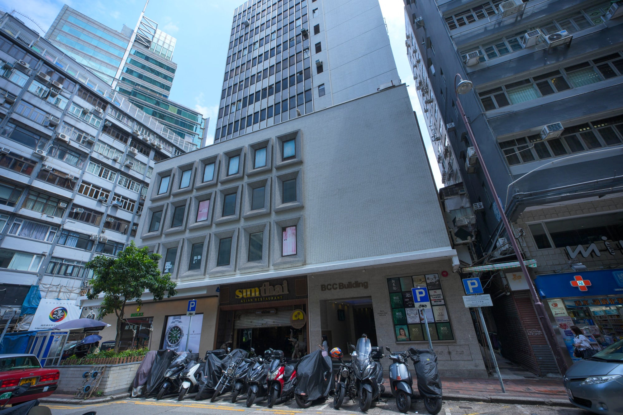 A male bar employee has been charged after helping a woman move the man’s body. Photo: Dickson Lee A male bar employee has been charged after helping a woman move the man’s body. Photo: Dickson Lee