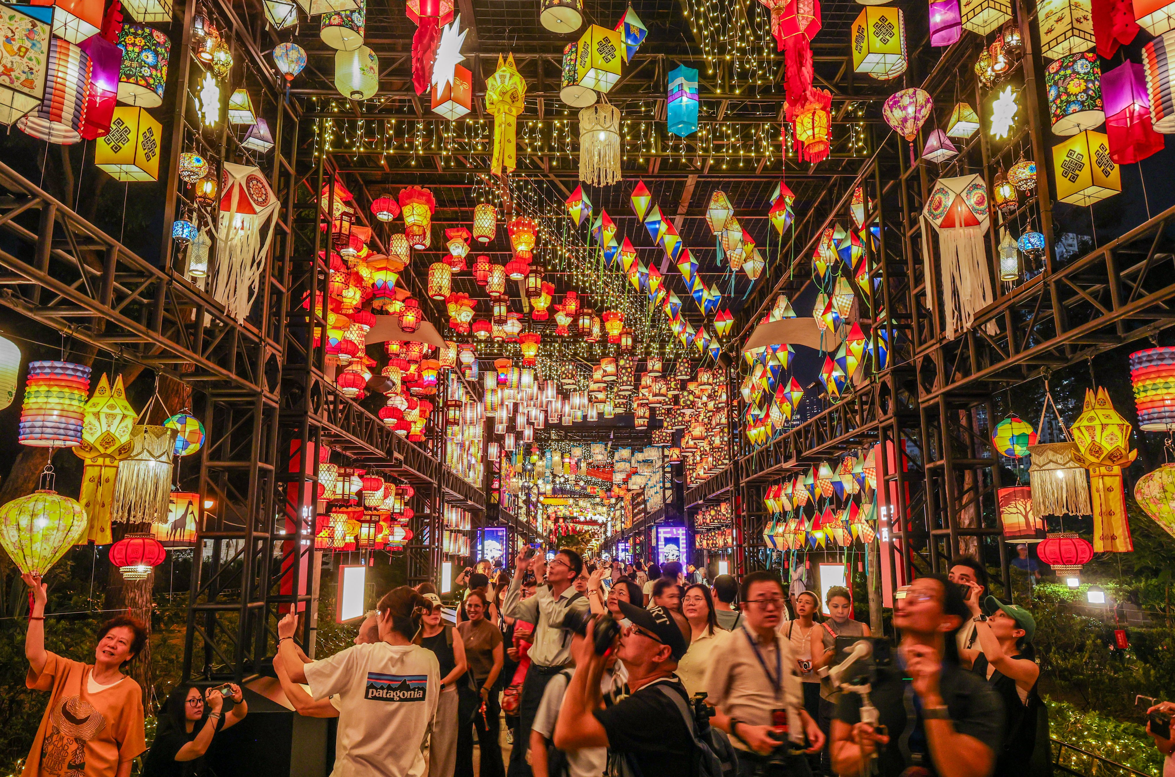 The World Lantern Boulevard. Photo: Dickson Lee