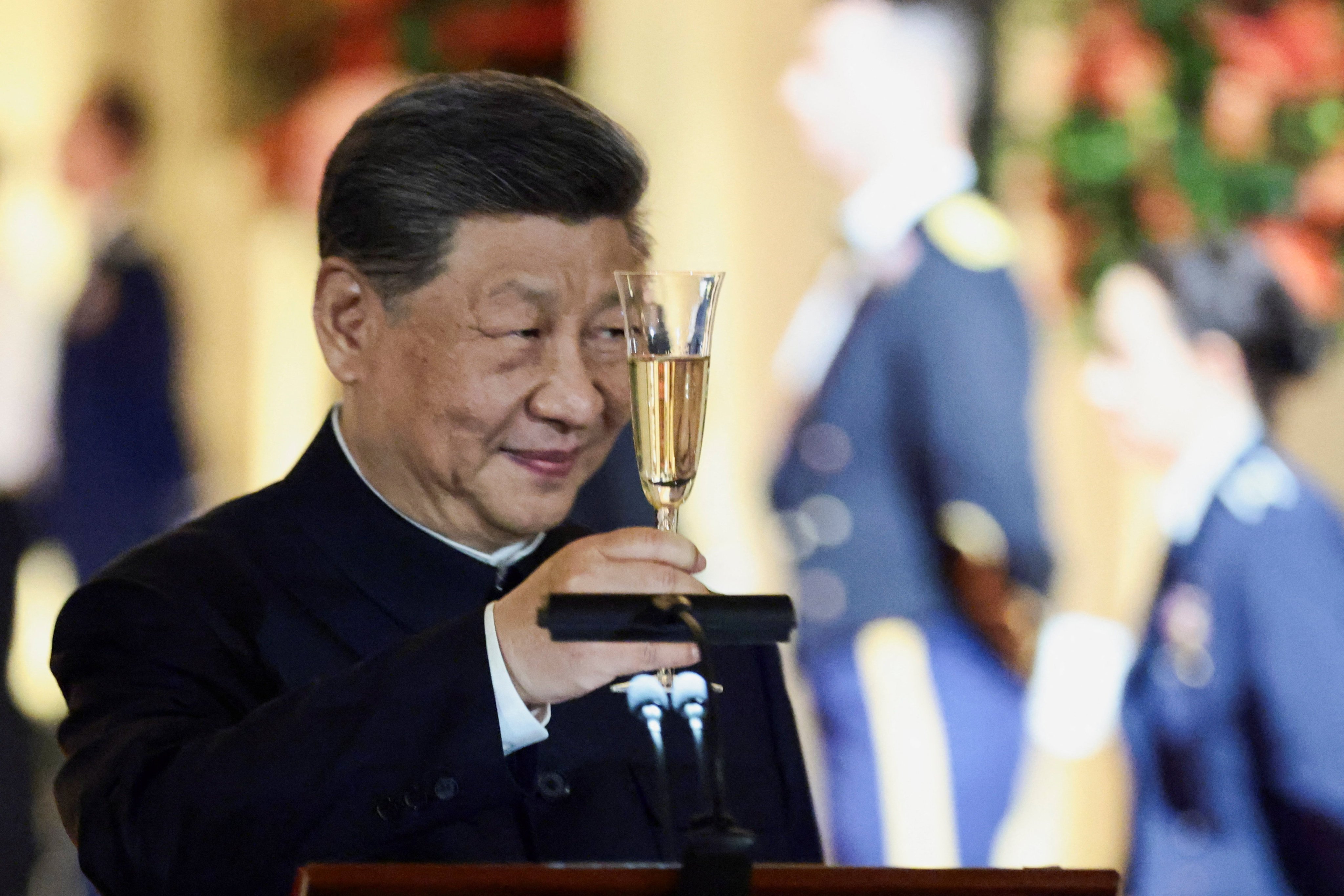 Chinese President Xi Jinping makes a toast during the state dinner. Photo: Reuters