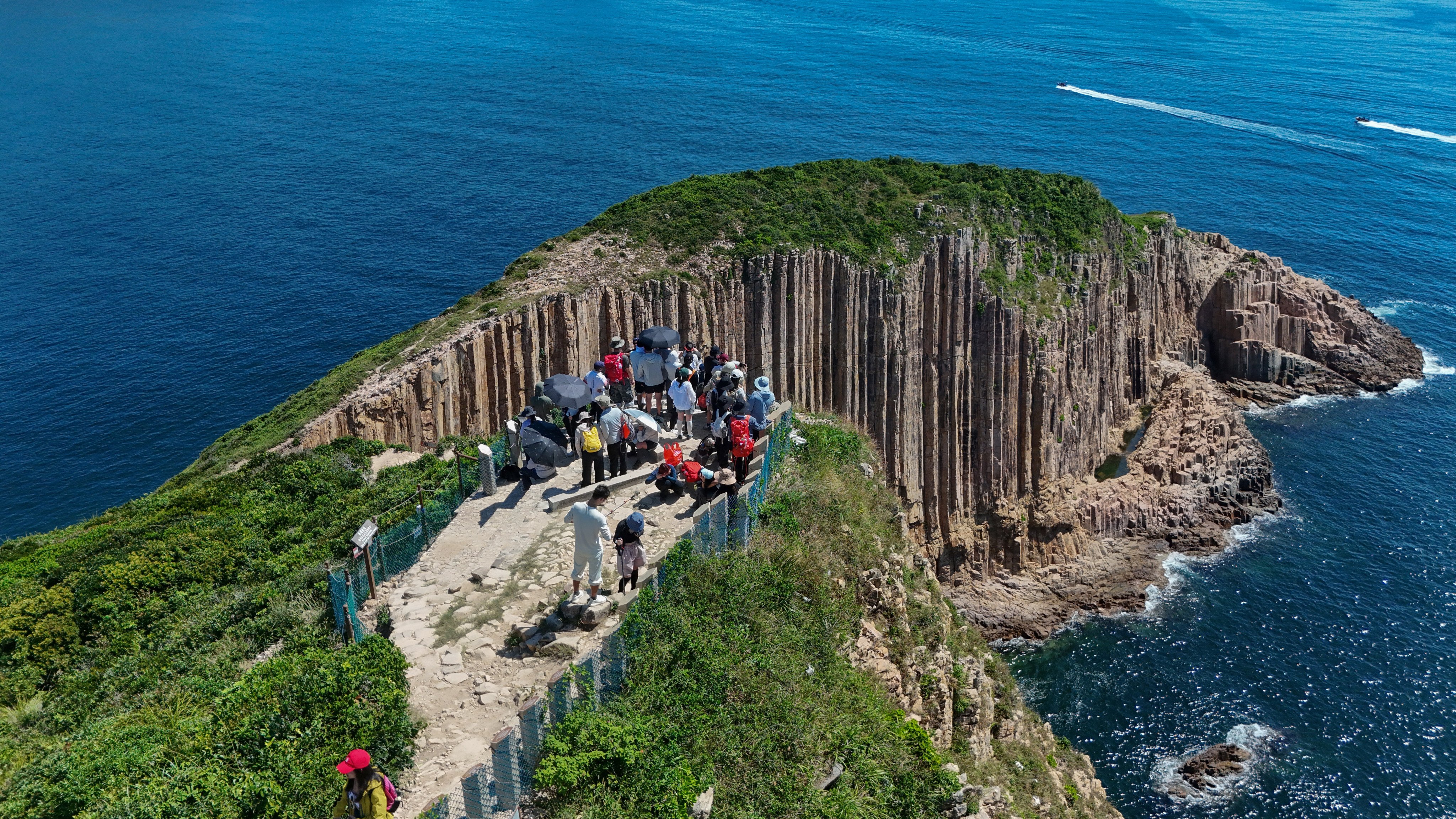 Po Pin Chau's rock formations are popular with visitors. Photo: Edmond So