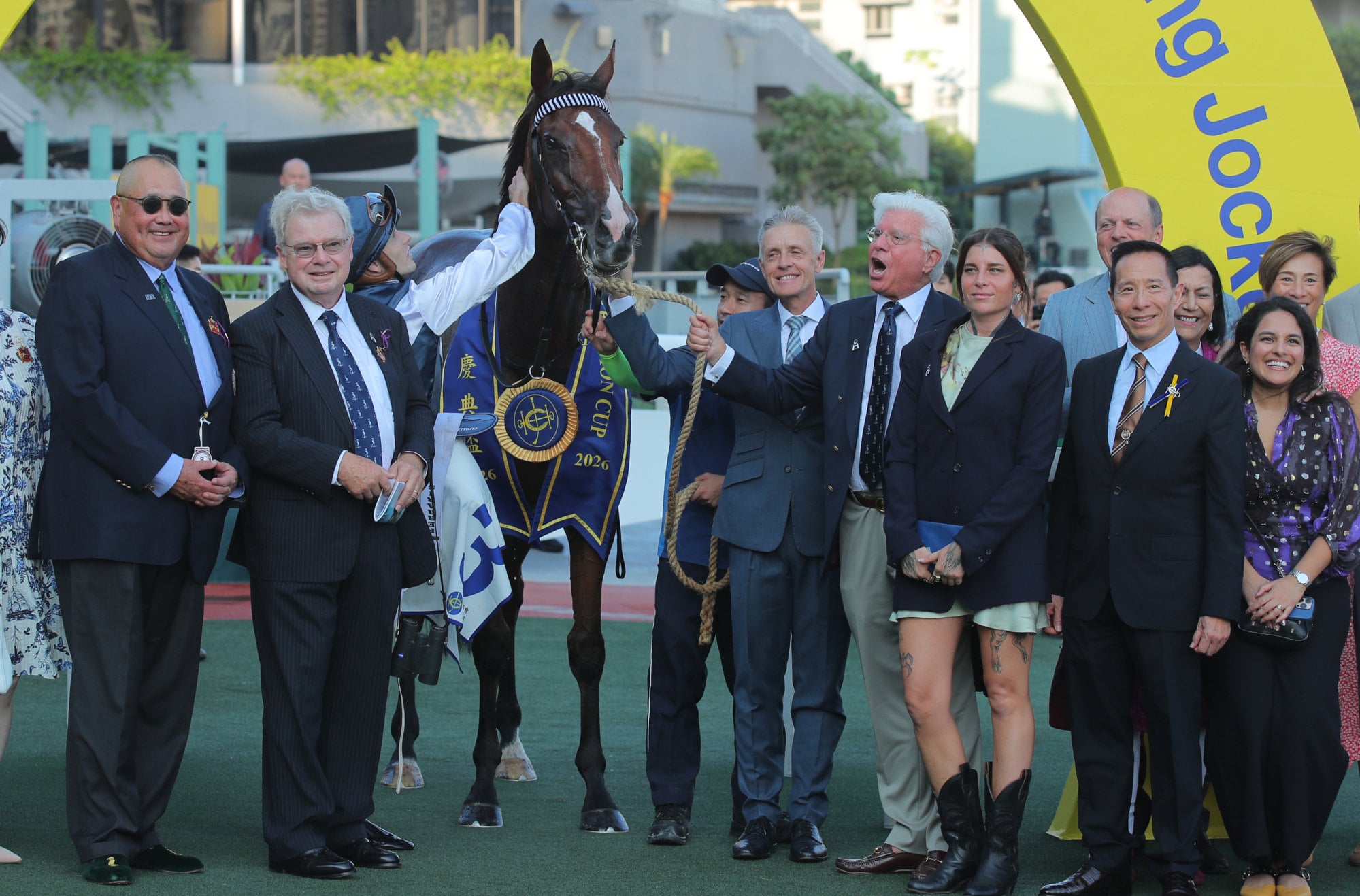 Connections of Invincible Ibis celebrate his latest victory. Connections of Invincible Ibis celebrate his latest victory.