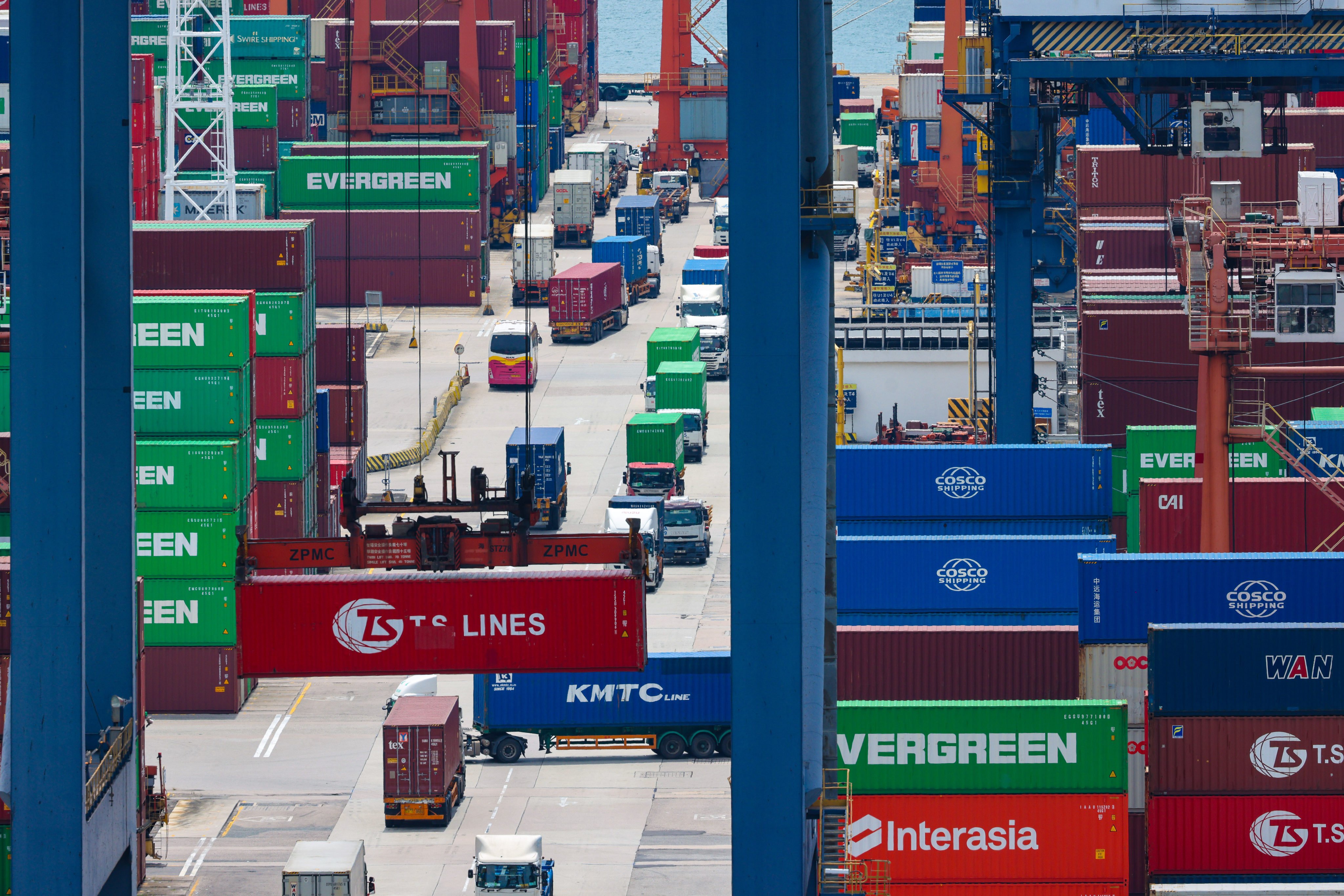 Broad-based demand from Hong Kong’s key export markets is also likely to continue, according to  research. Photo: Nora Tam