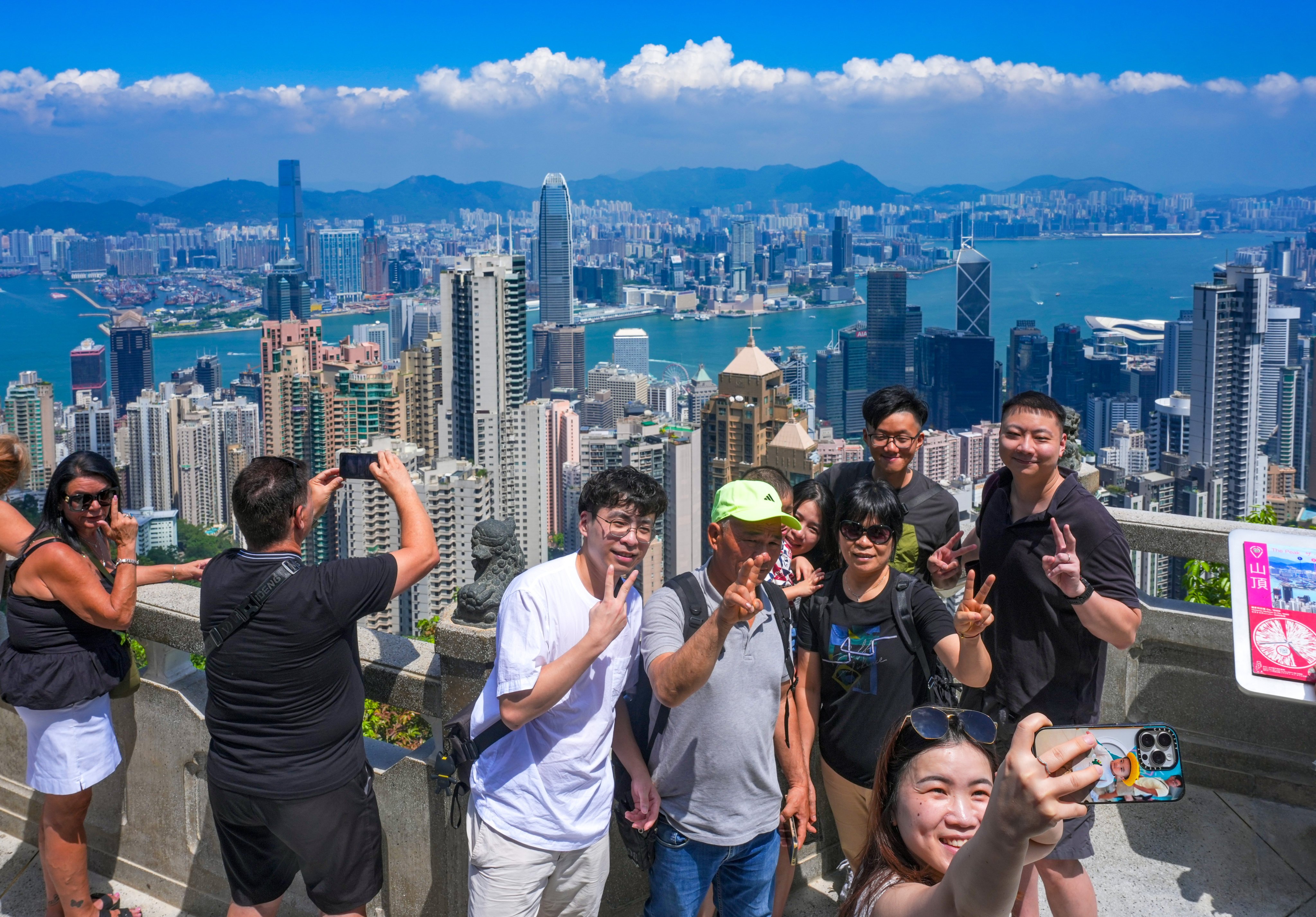 scmp.com - Lam Ka-sing - 440,000 mainland arrivals over Mid-Autumn weekend, hotels brace for National Day