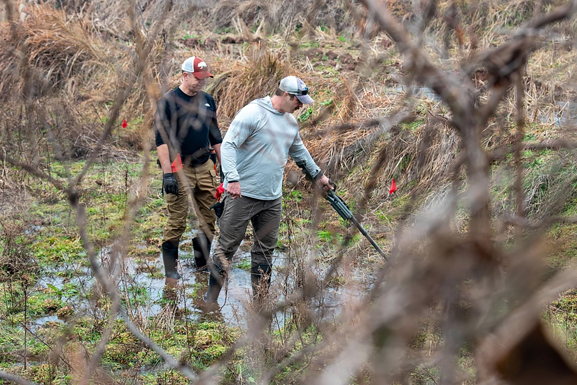 Two US naval personnel perform a metal sweep during a site survey in China on January 12, 2024. Photo: US Army