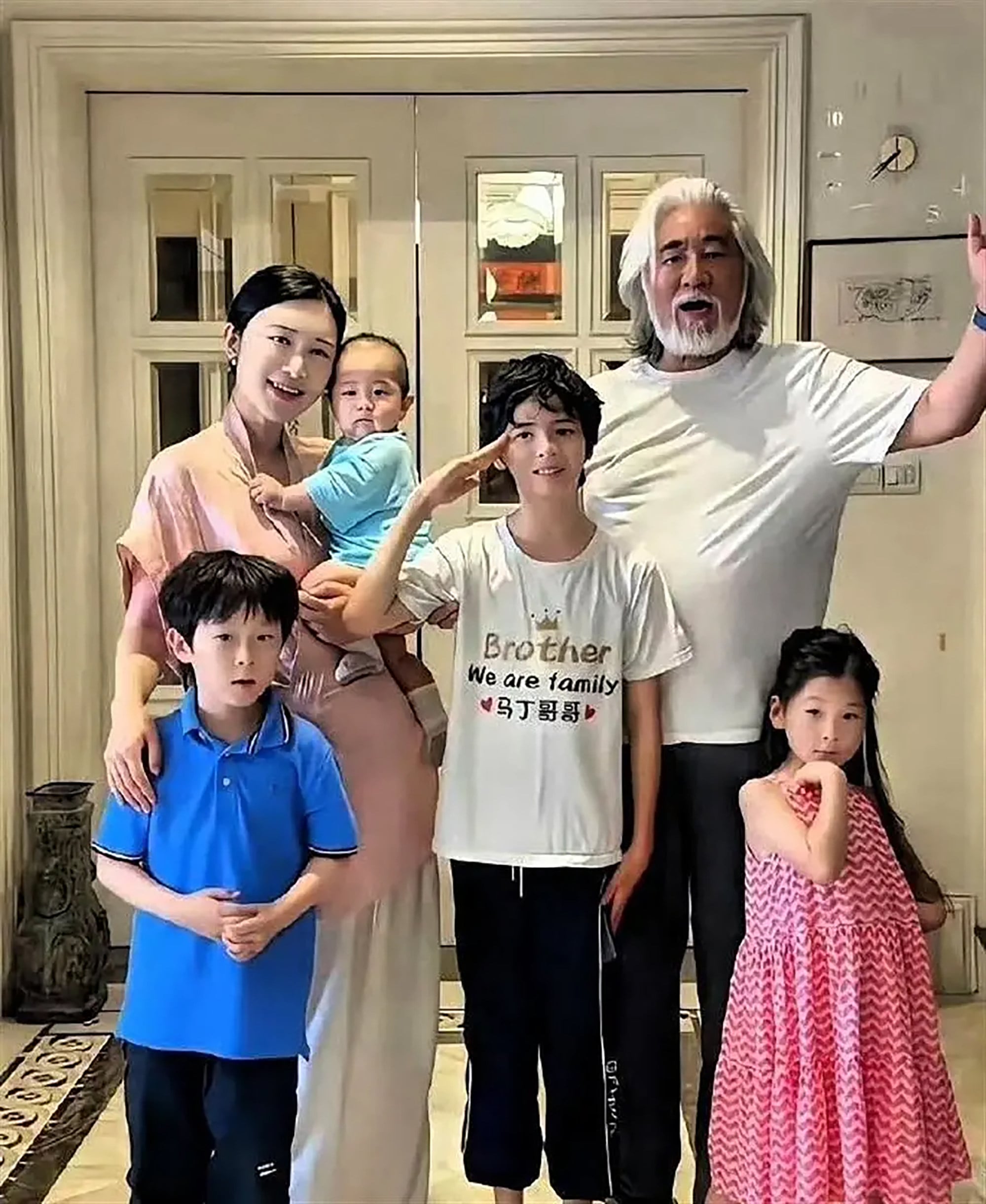 The couple married in 2017 and have three shared children. Zhang also co-parents Du’s older son, Martin, from a previous IVF pregnancy. Photo: QQ.com