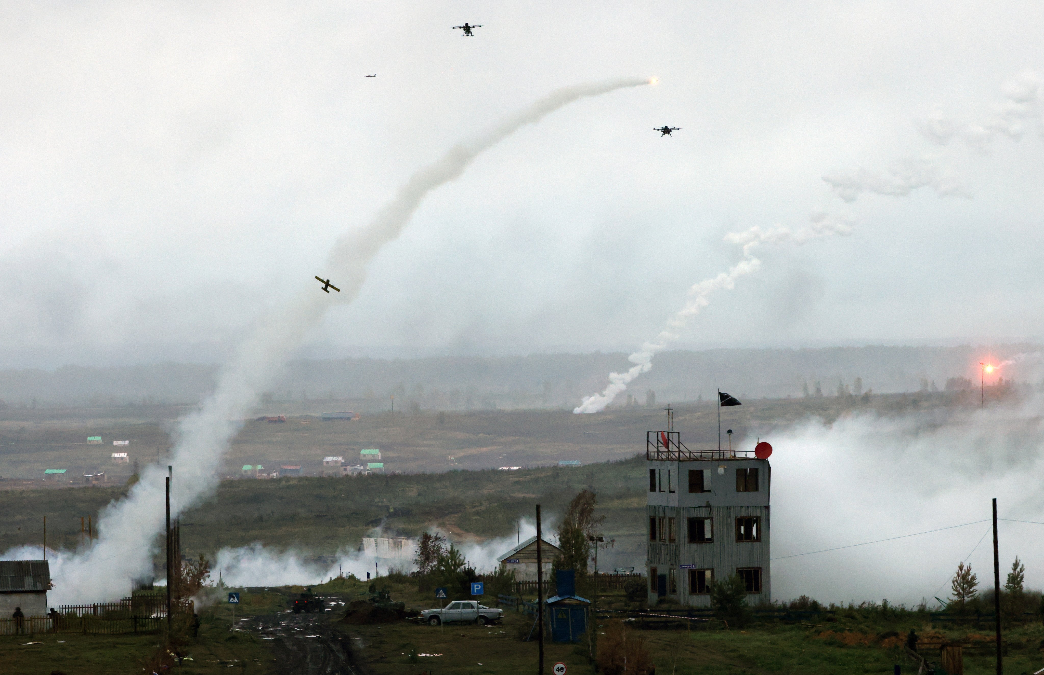 Russian military drones fly during military drills in Chelyabinsk, Russia. Photo: Getty Images