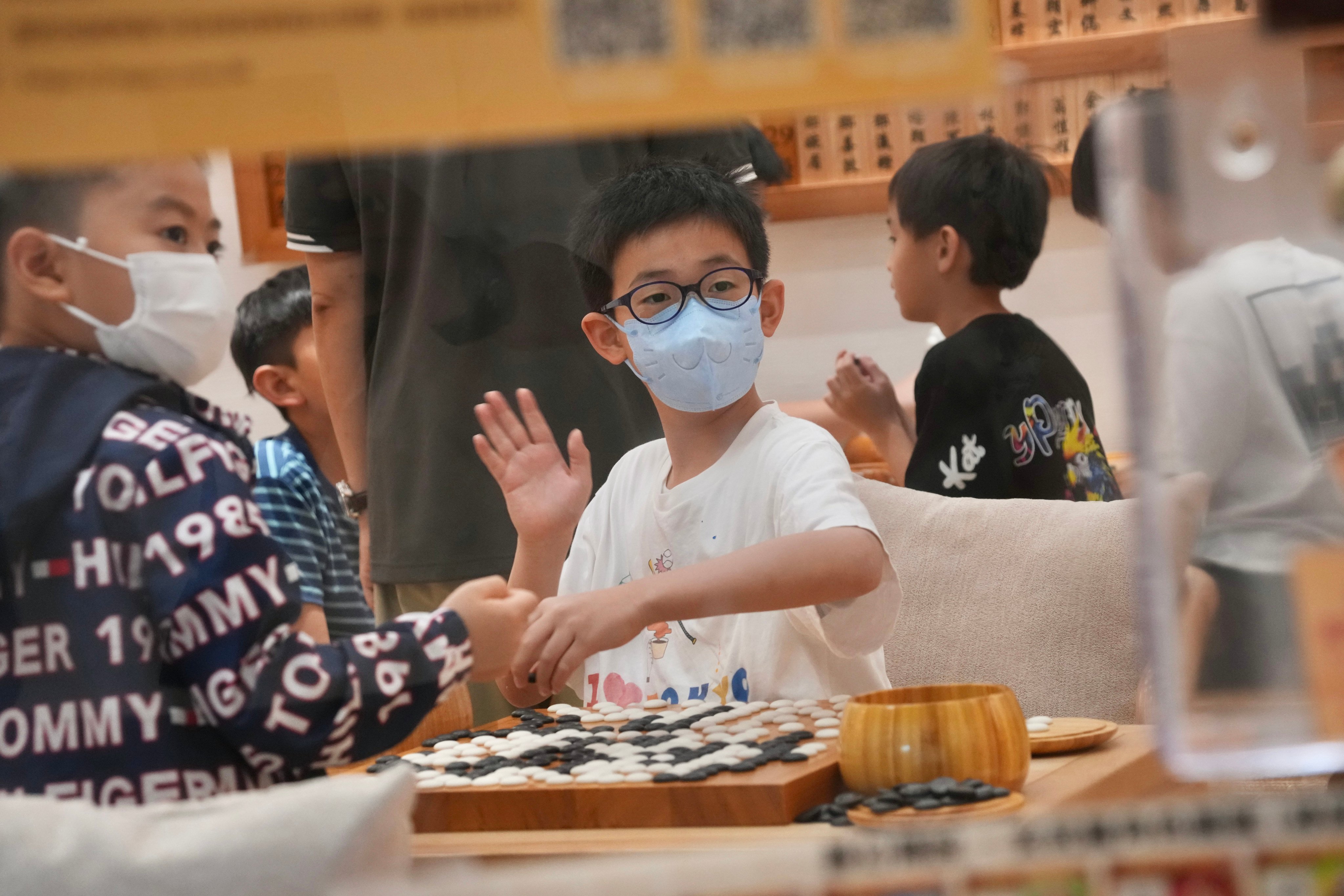 專家警告：香港高達66%的8歲兒童恐在2028年前近視
